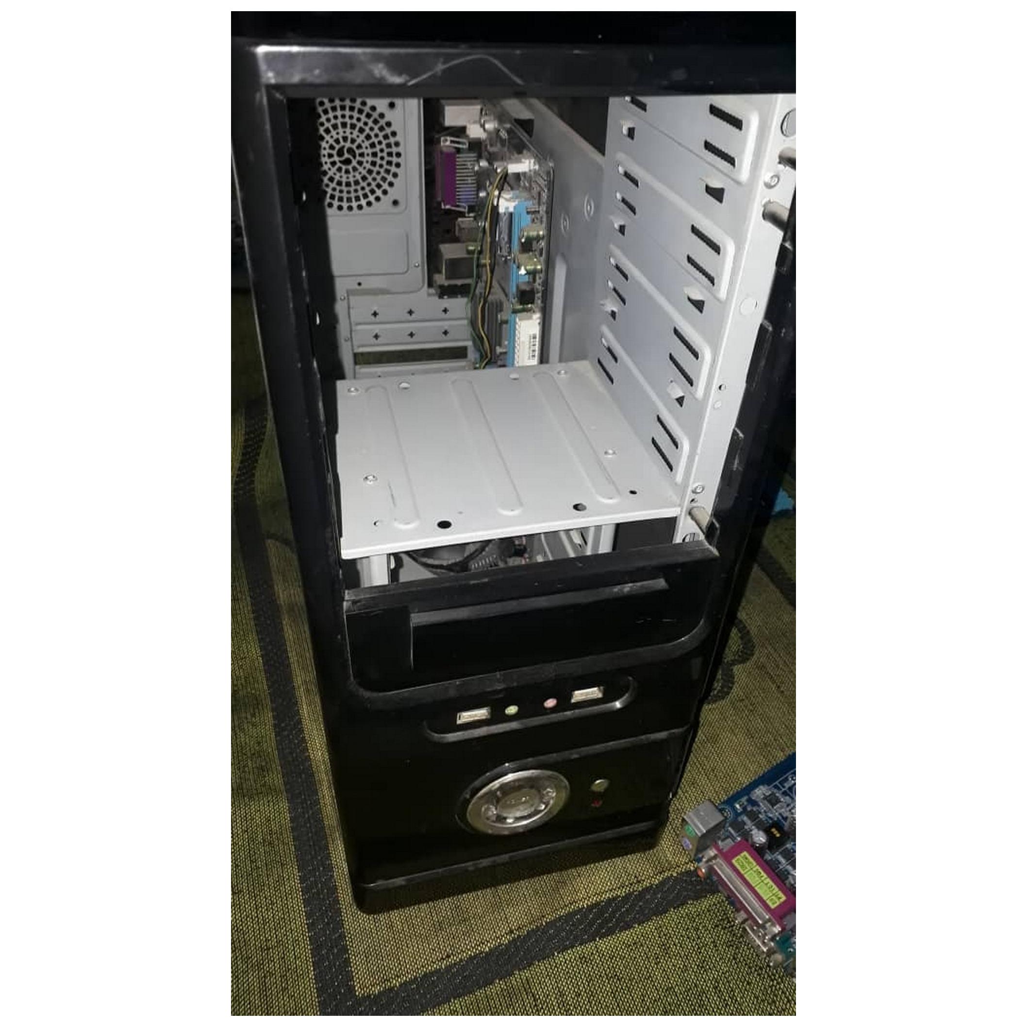کیس کامپیوتر مادربورد CPU رم کارت گرافیک پاور