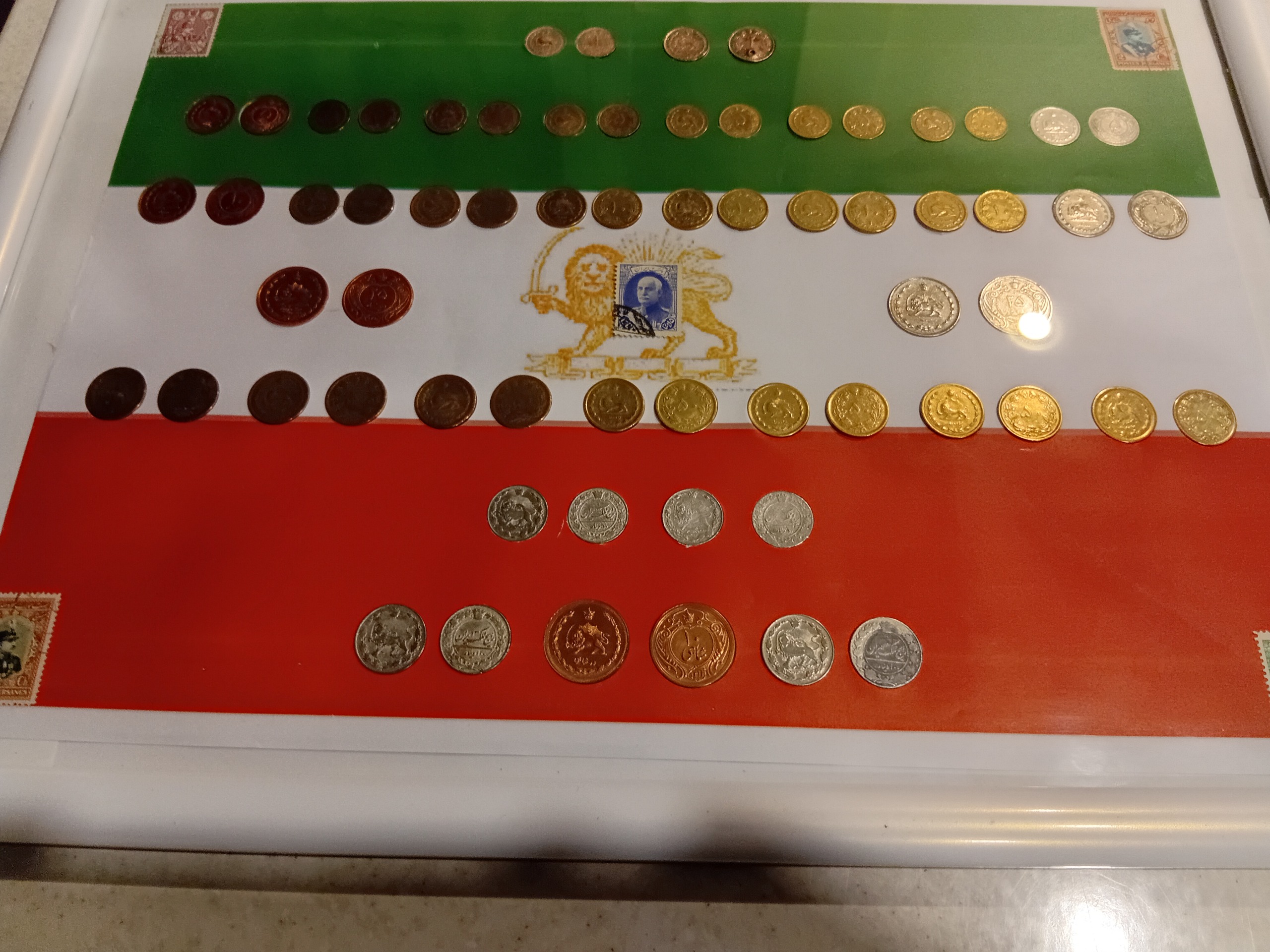 سکه های دیناری رضا شاه در قاب تابلو( توضیحات)