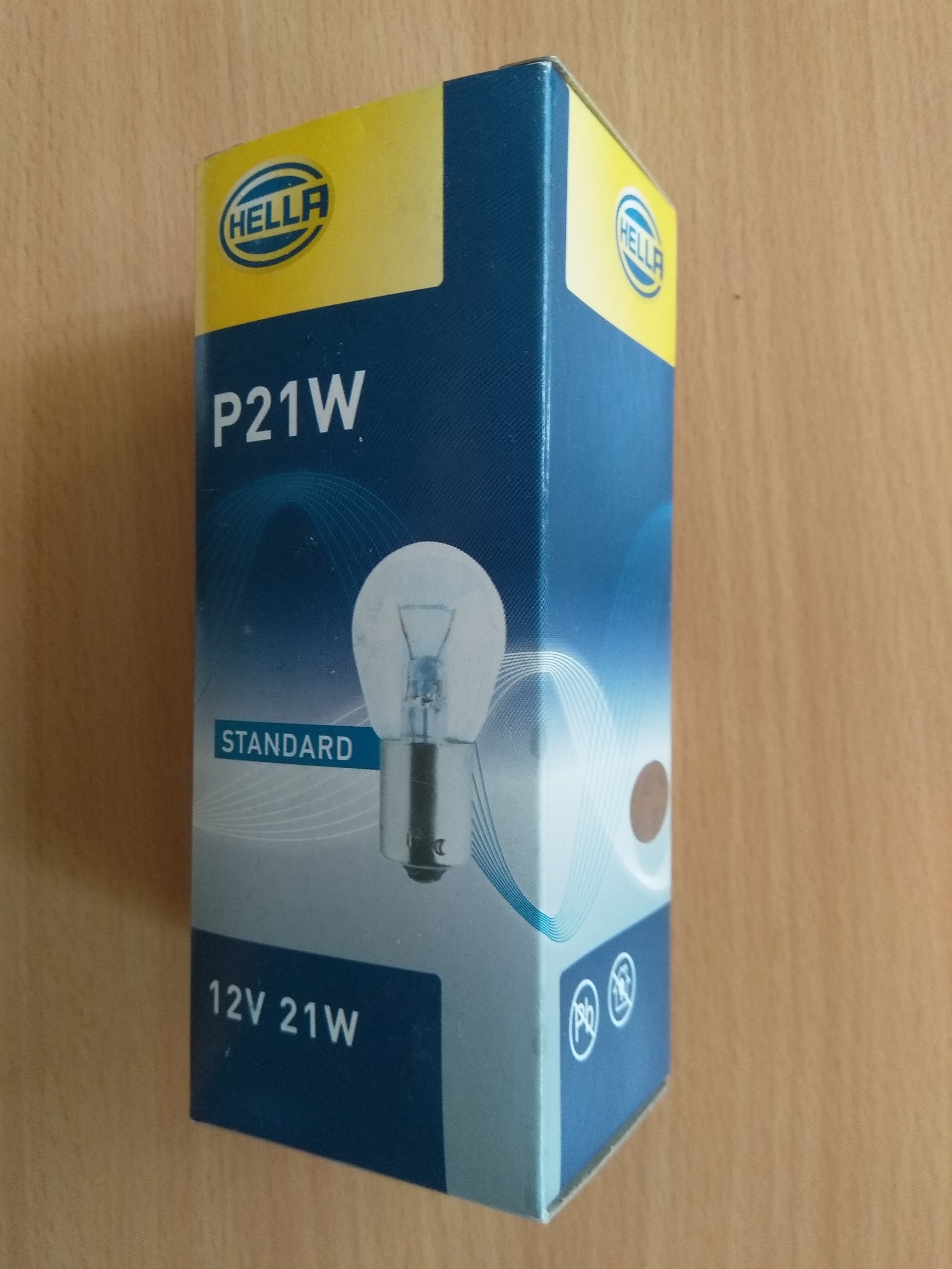 دو عدد لامپ یک کنتاکت Hellaهلا آلمان 12V/P21W