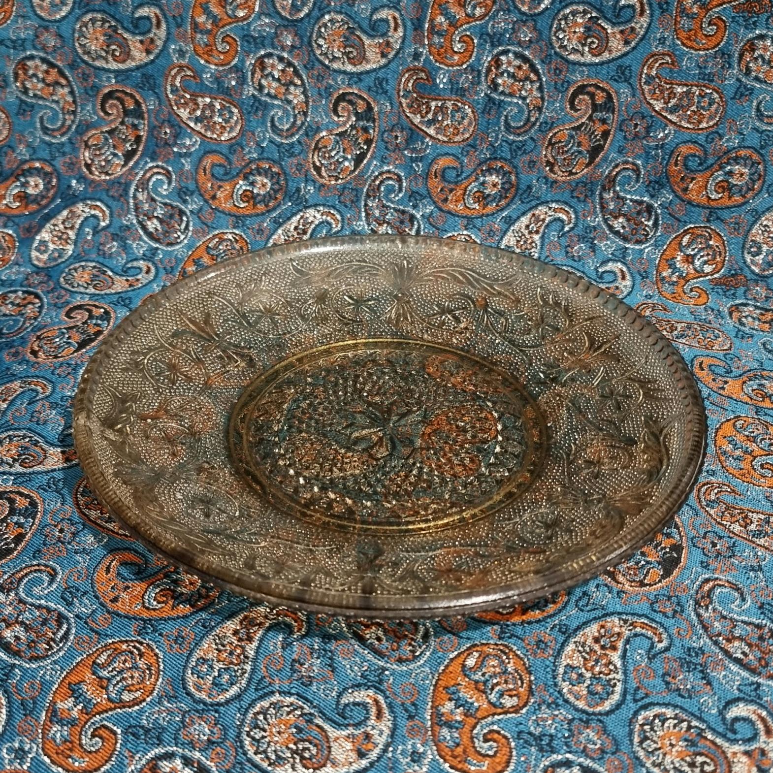 میوه خوری عسلی نقش برجسته قدیمی ( توضیحات )