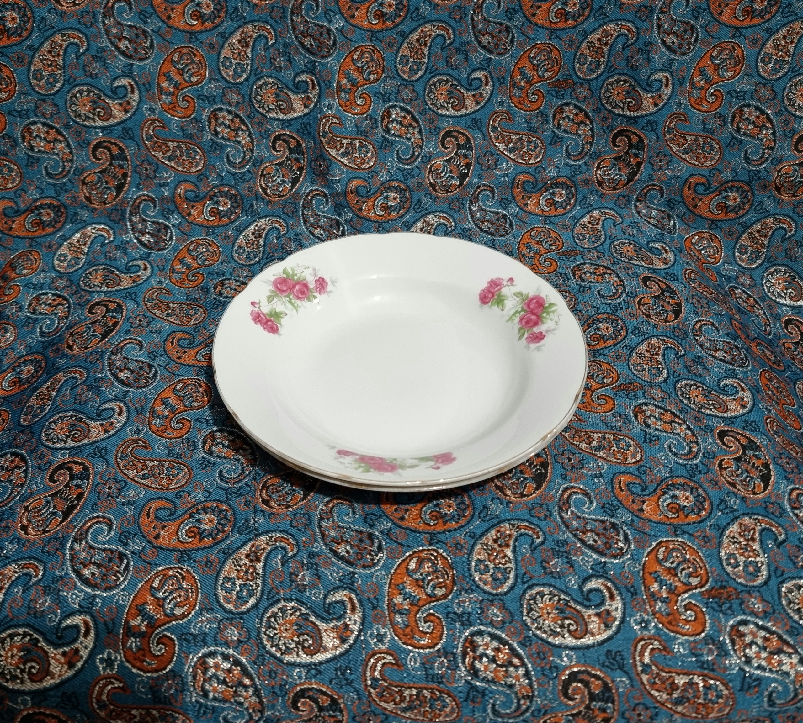 خورشت خوری گلسرخی ژاپن قدیمی ( توضیحات )