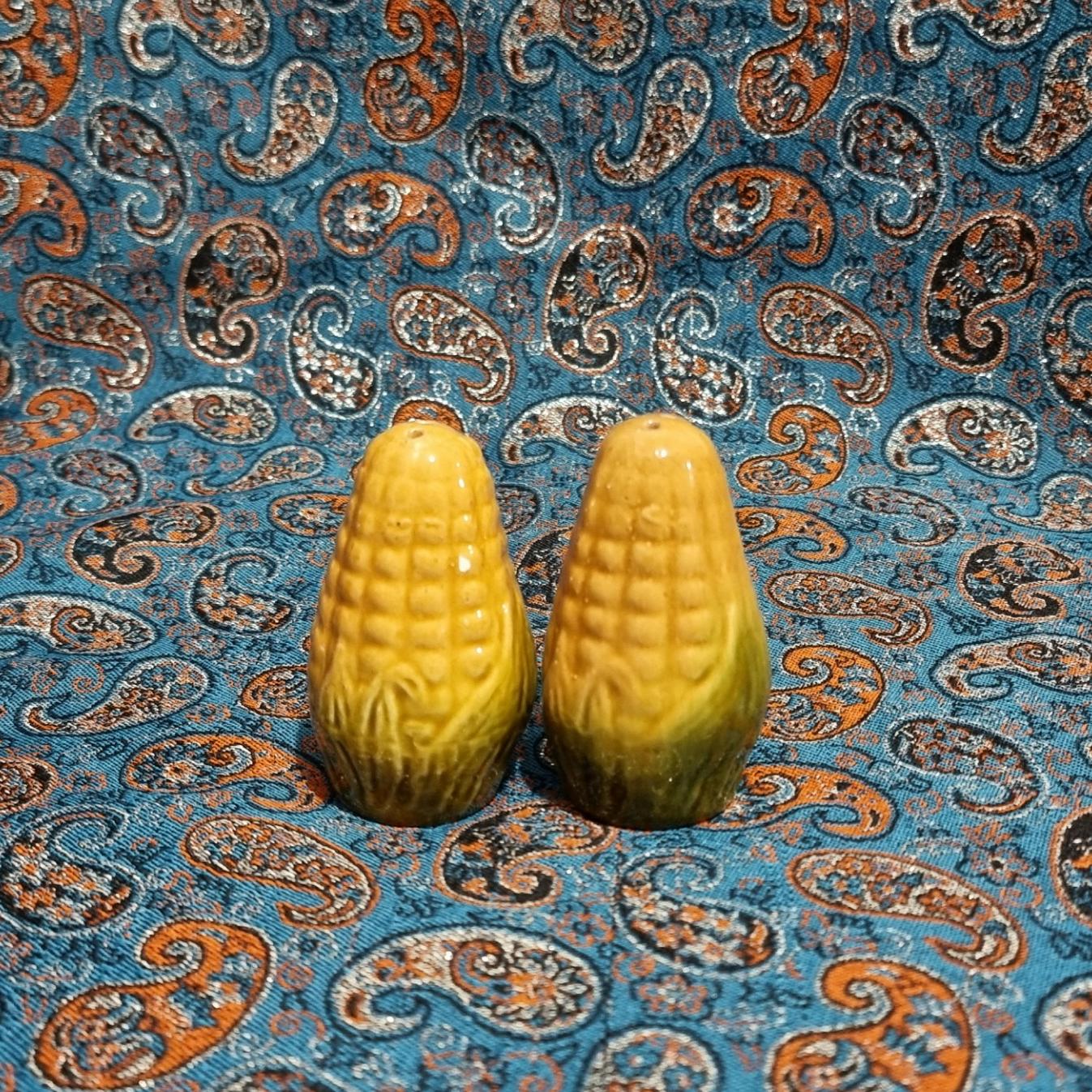 نمکدان سرامیکی قدیمی ( توضیحات )