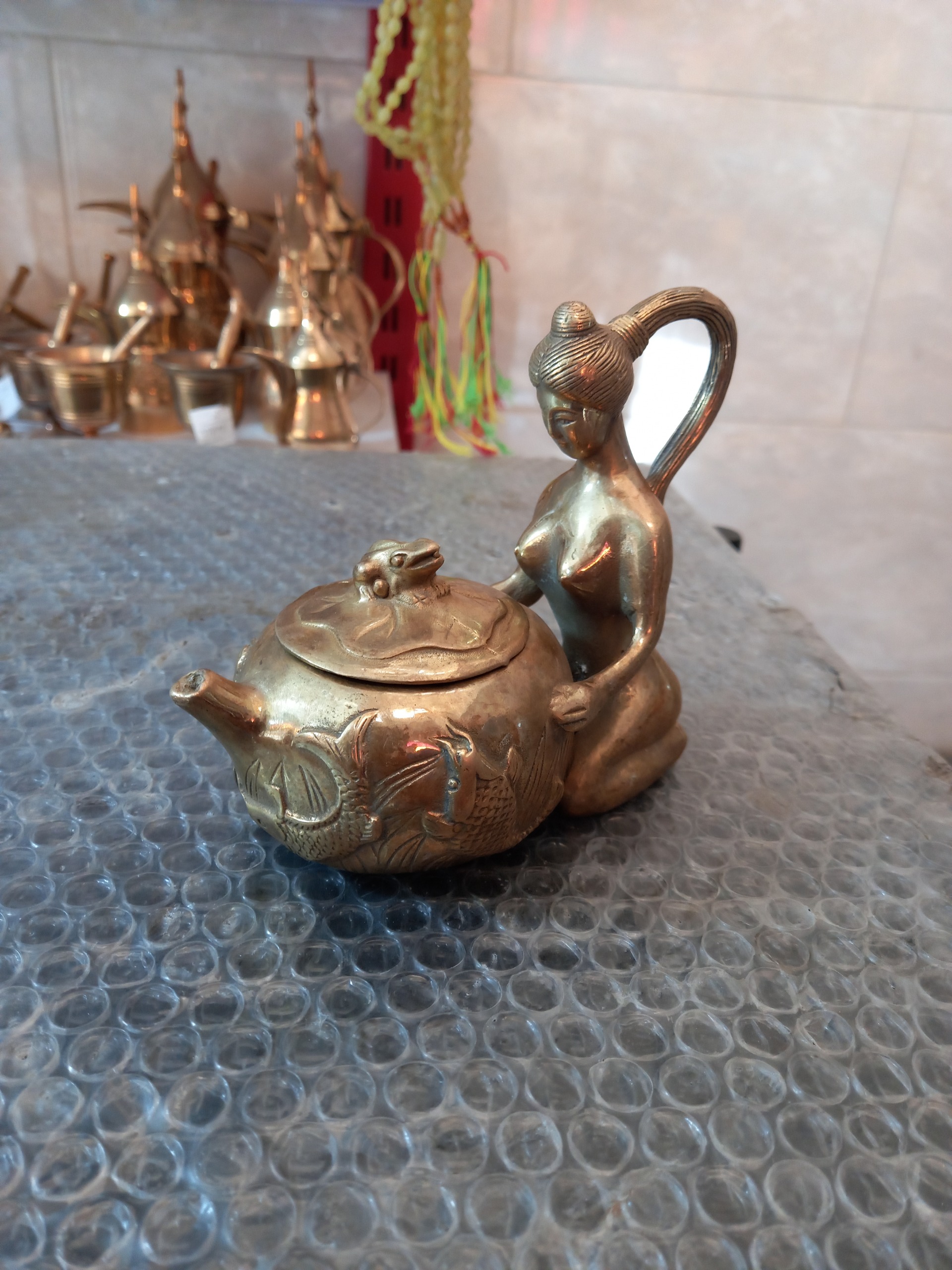 قوری تمام برنز مهردار طرح دختر