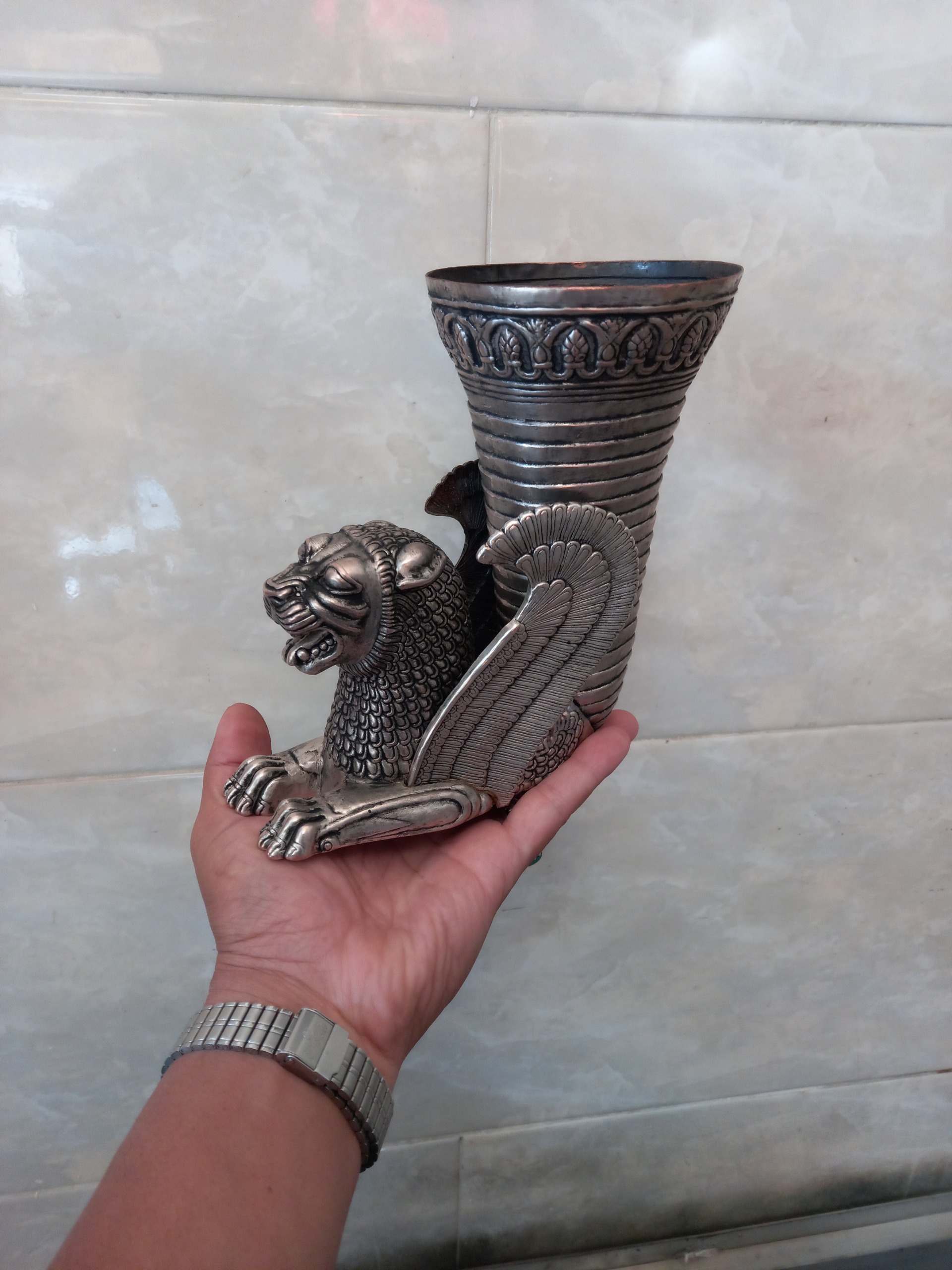 جام ریتون مس طرح شیر هخامنشی