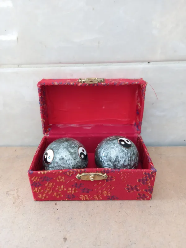 گوی ارامش اعصاب فلزی نقره ای