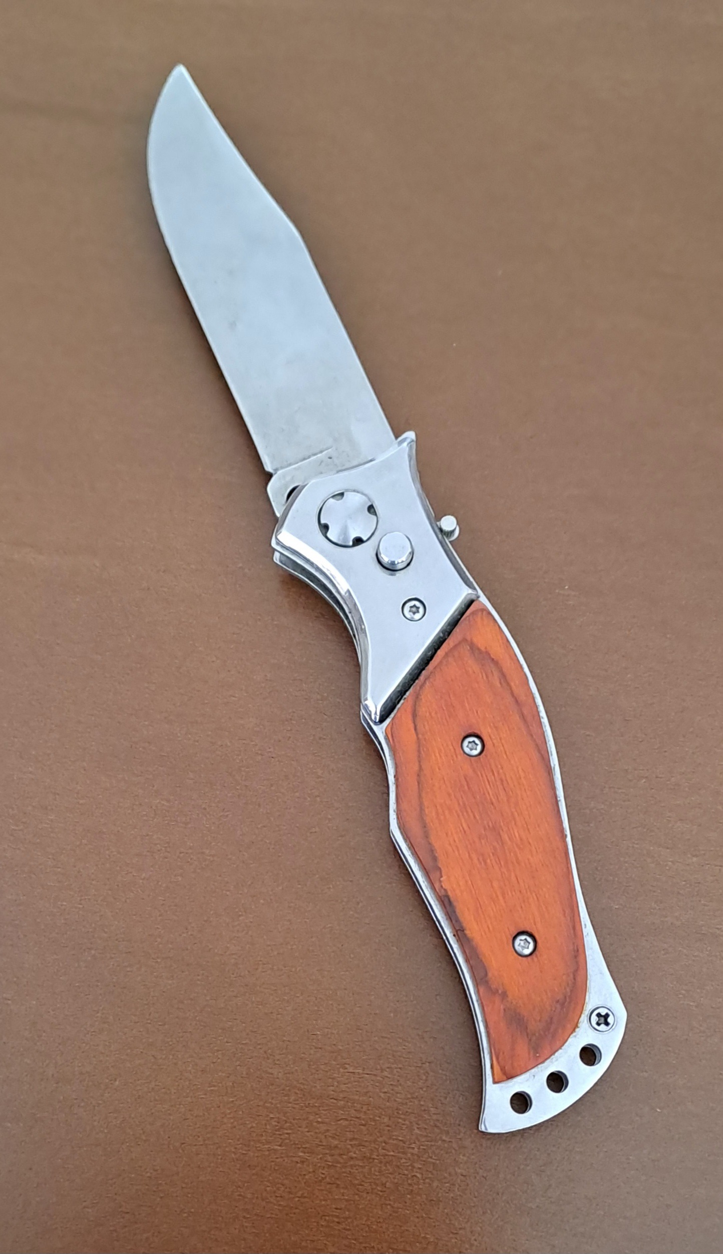 چاقوی ضامن دار