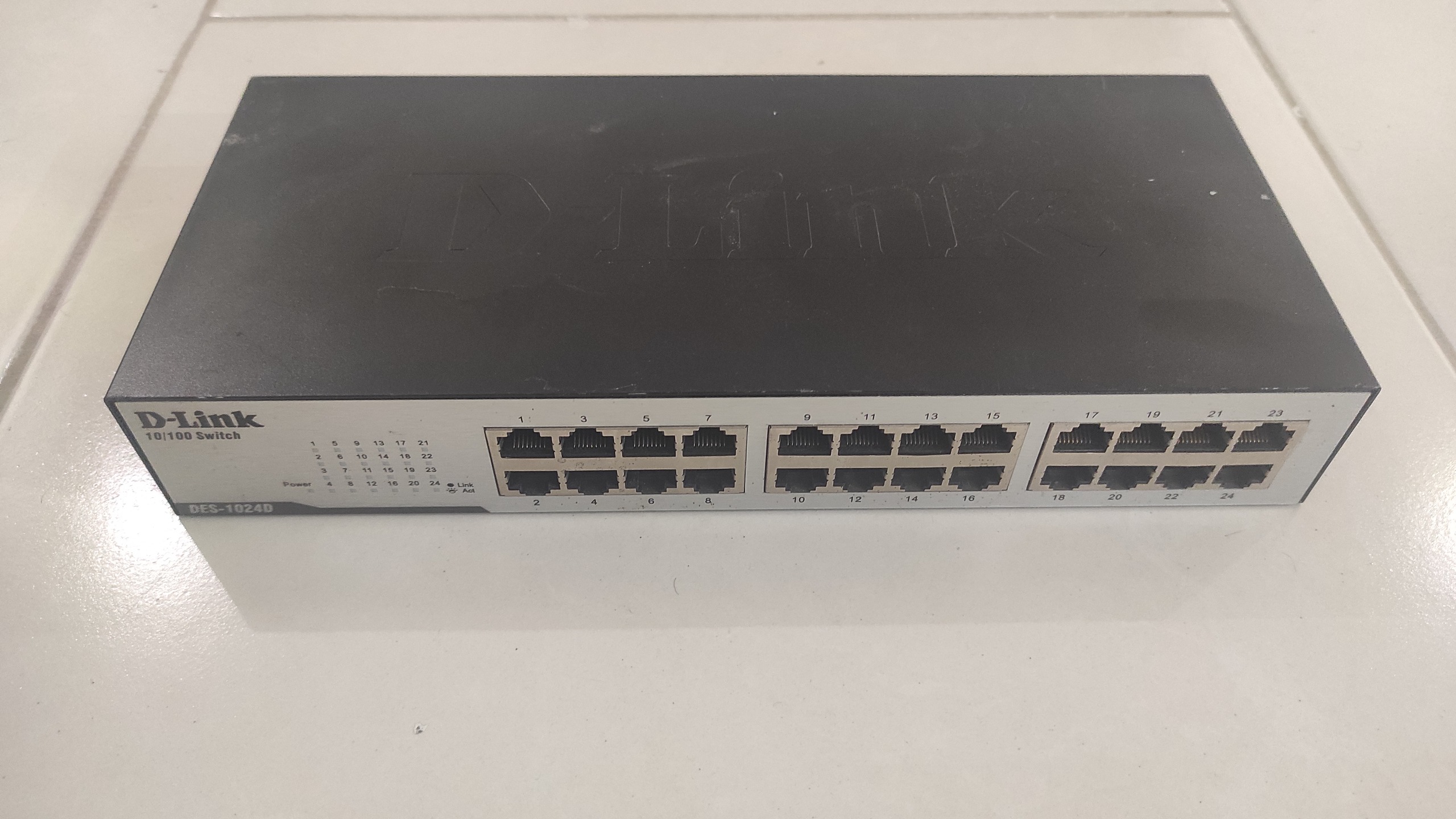 سوییچ 24 پورت شبکه