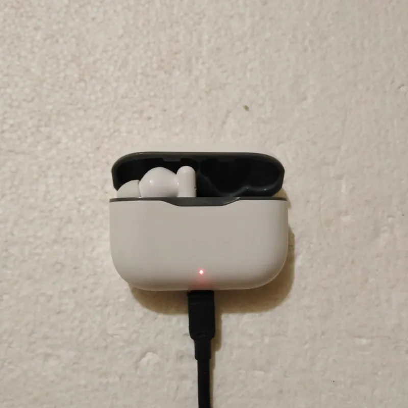 کیس شارژ هندزفری بلوتوث