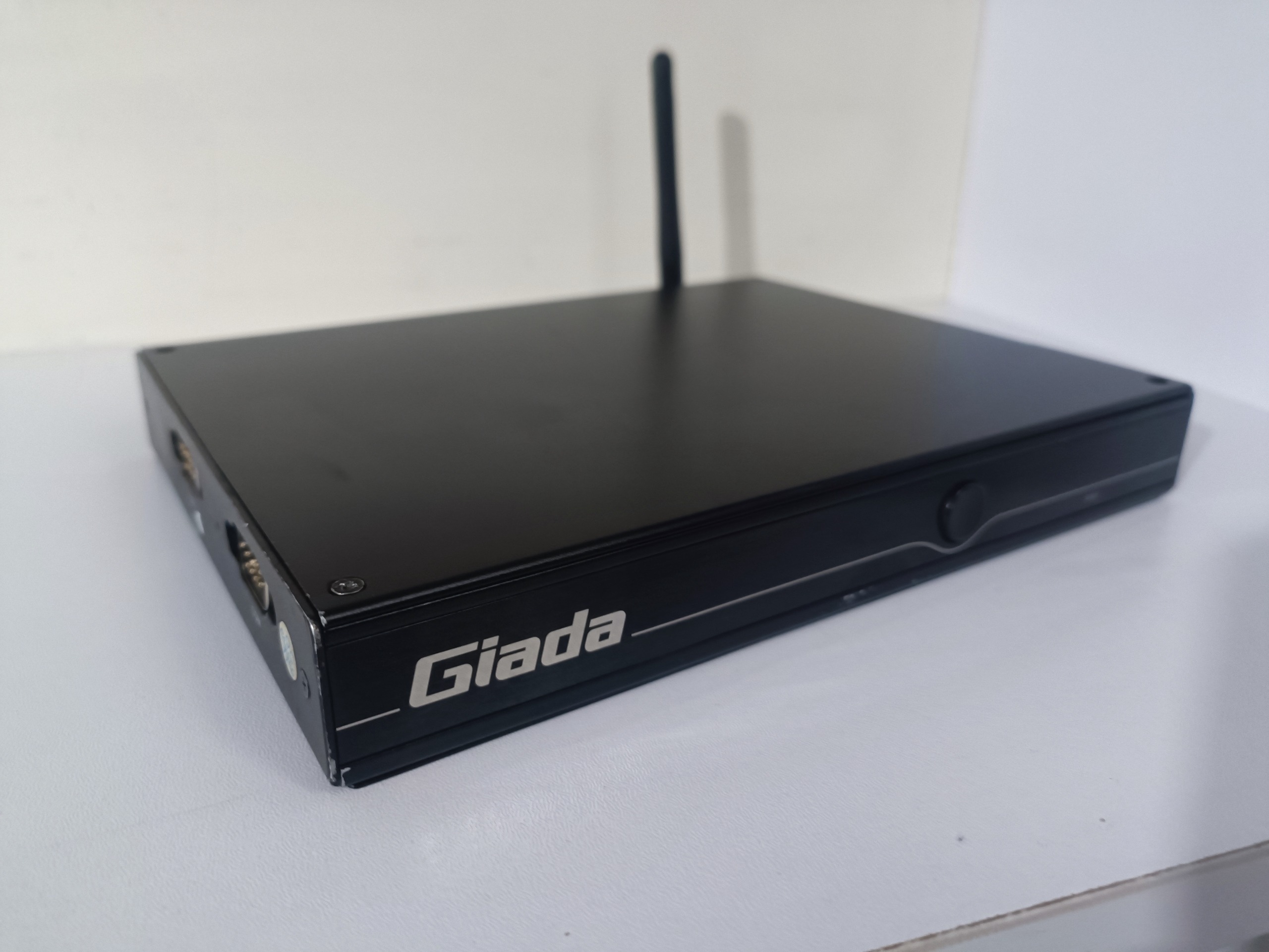 تین کلاینت Giada کوچک و کاربردی F110D