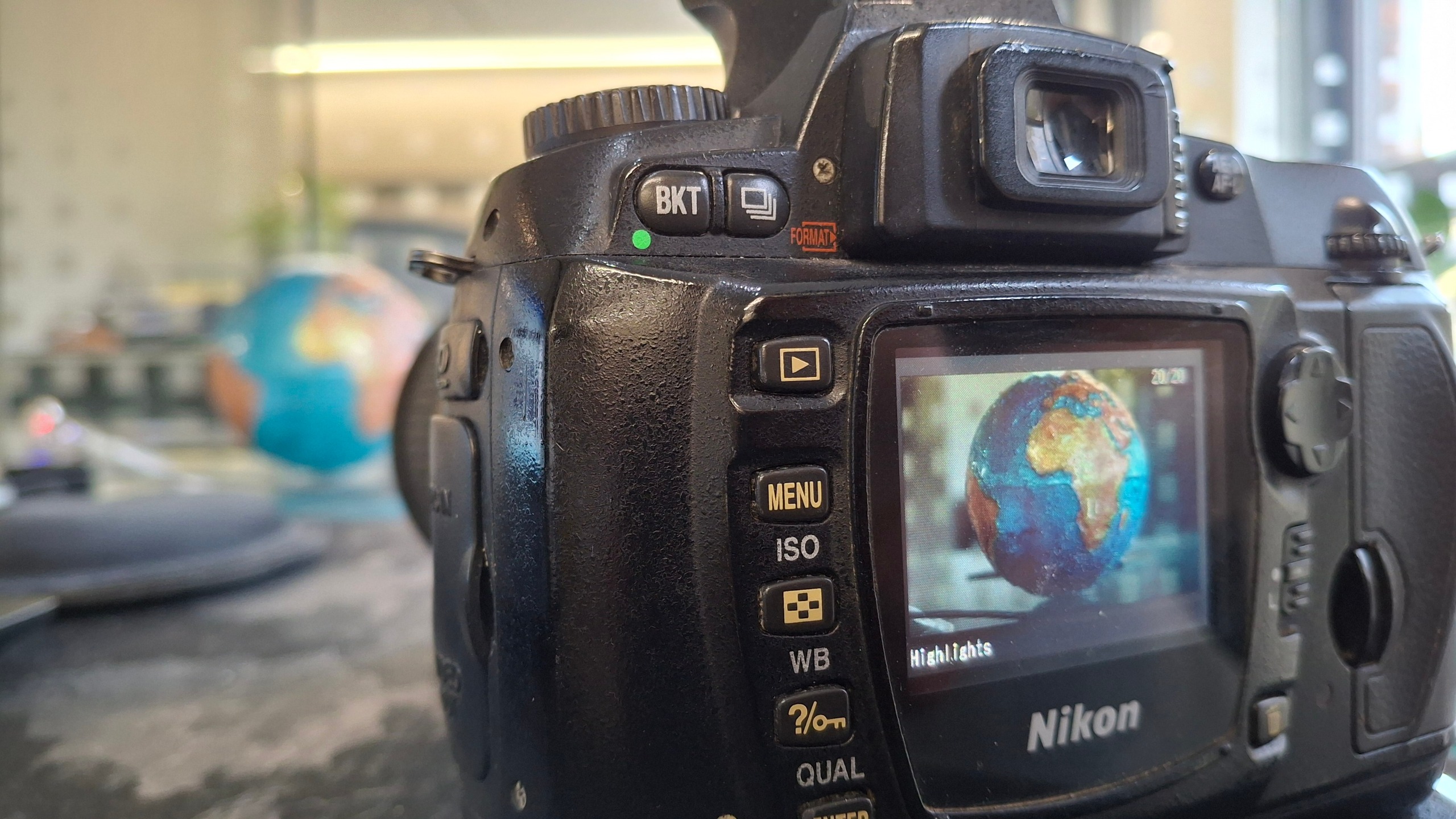 دوربین nikon D70s