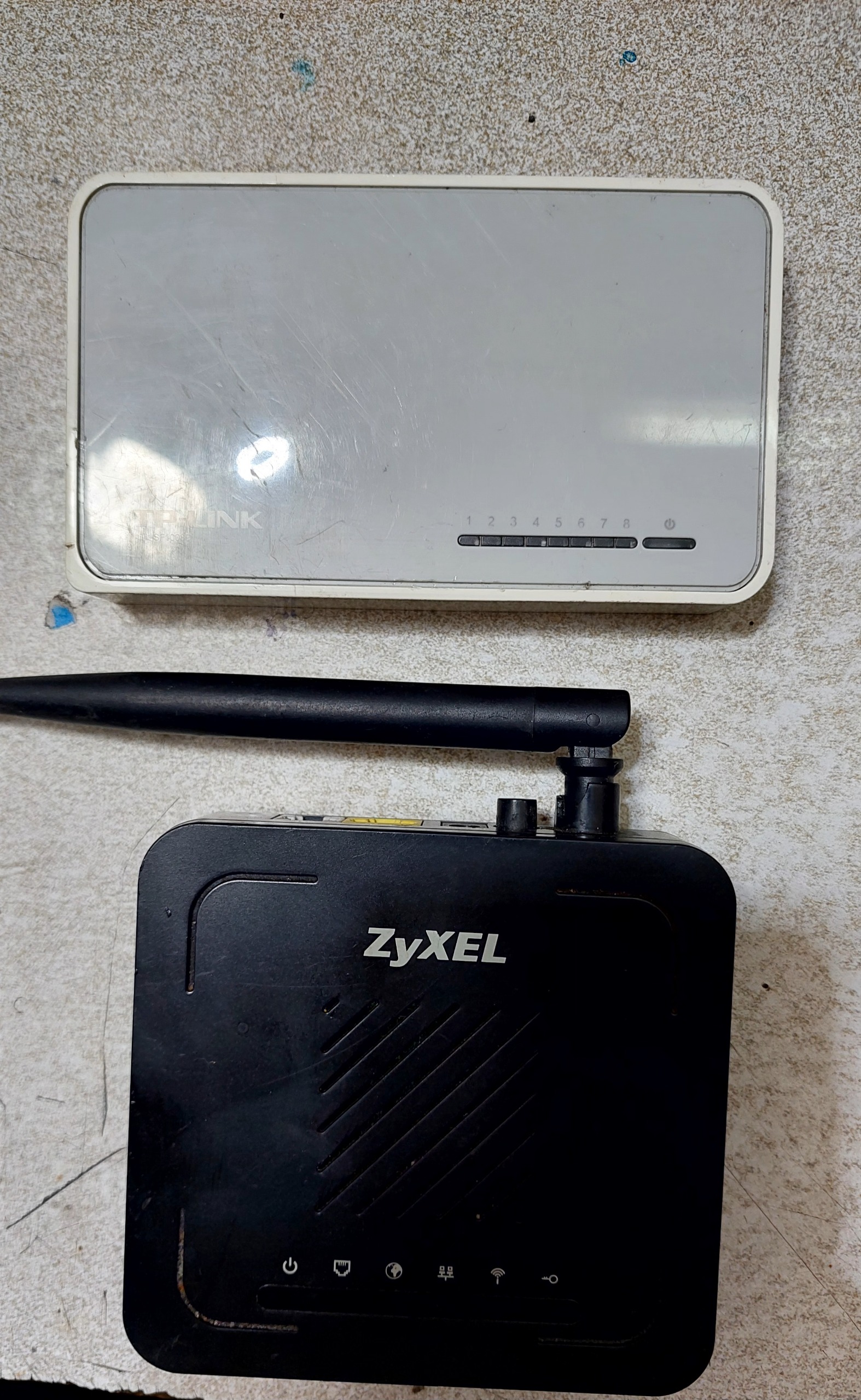 مودم و سوئیچ شبکه