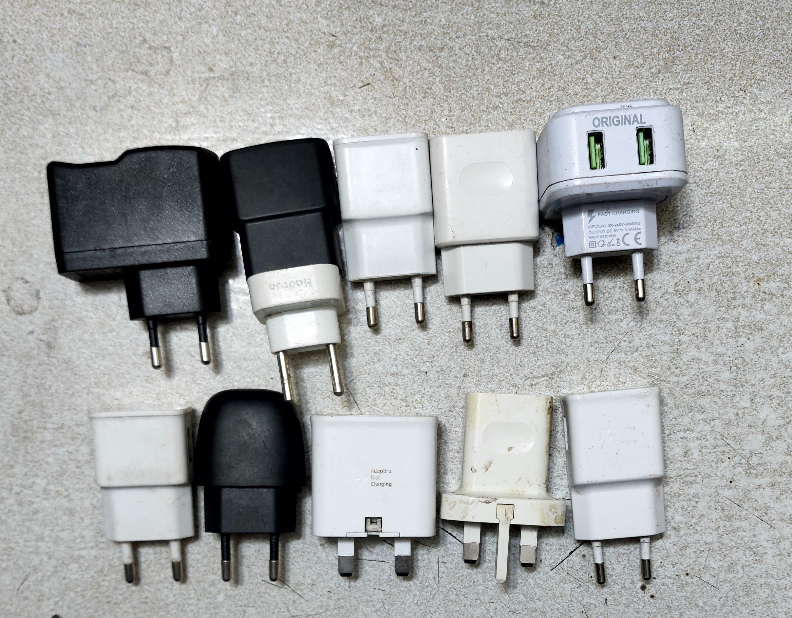 10 عدد شارژر