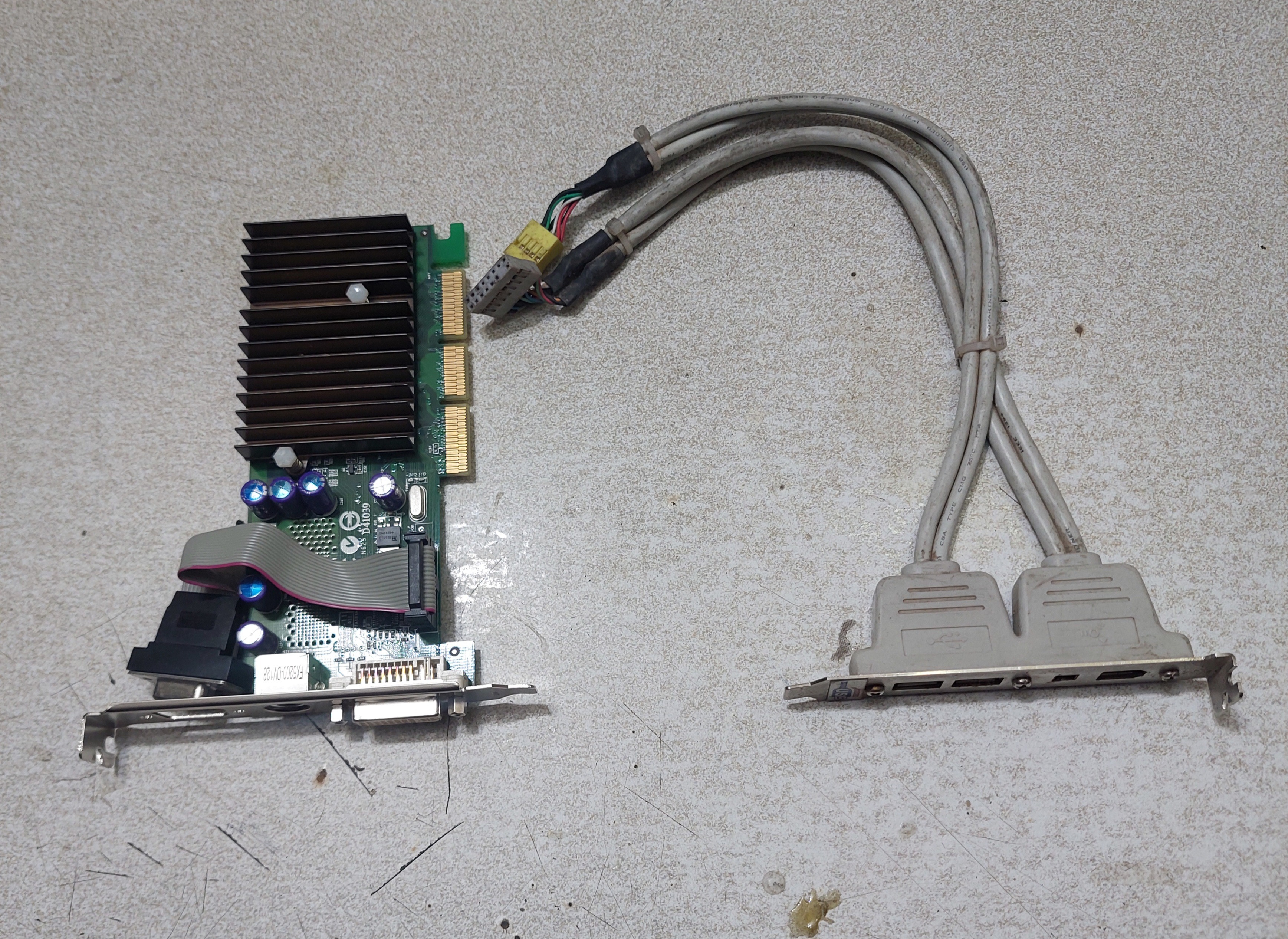 کارت گرافیک و براکت افزایشی usb (توضیحات)