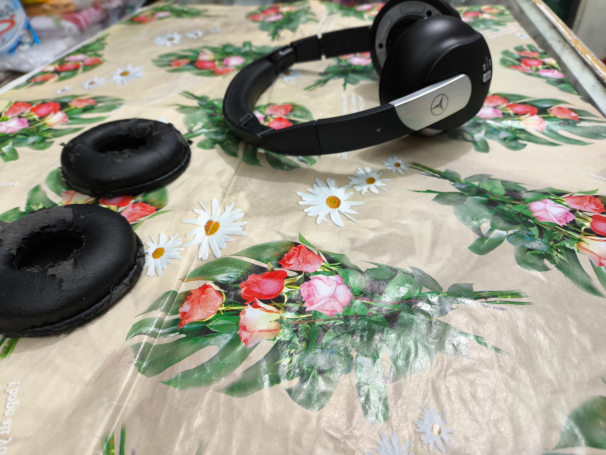 هدفون تخصصی مخصوص خودرو Benz