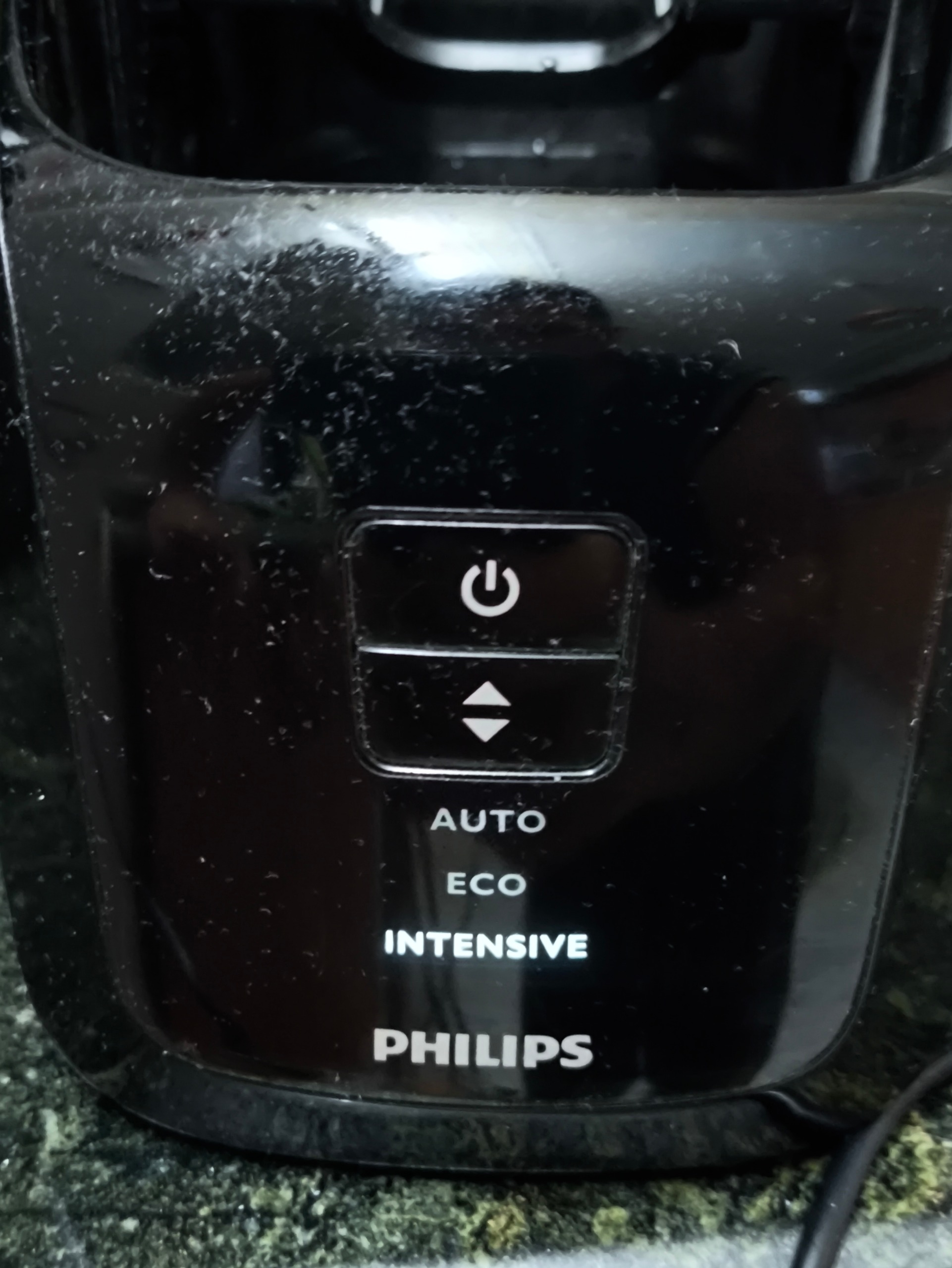 پایه شارژ و کارواش حرفه ای ماشین اصلاح Philips
