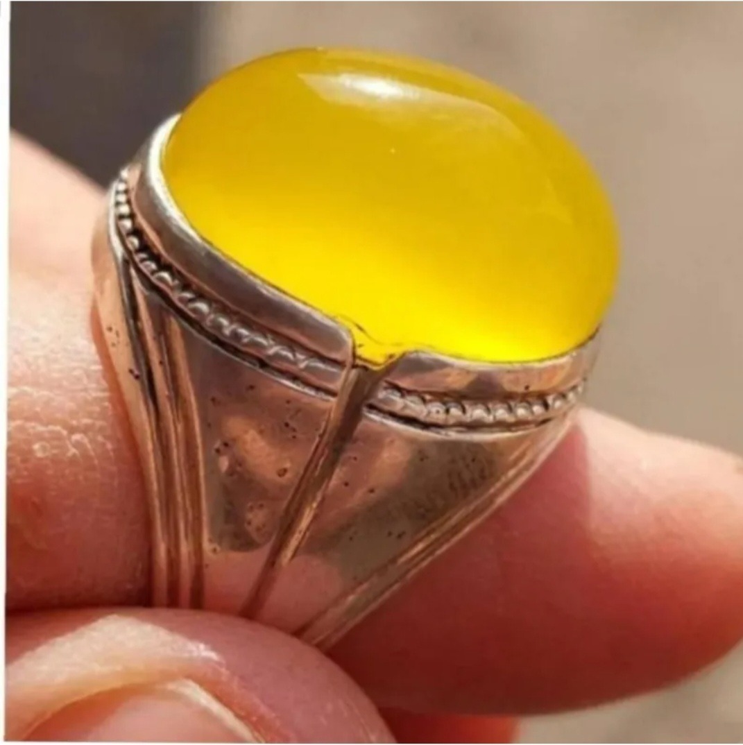 انگشتر عقیق زرد زیبا