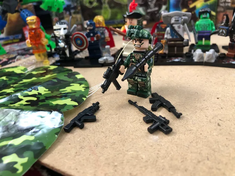 لگو سرباز چترباز