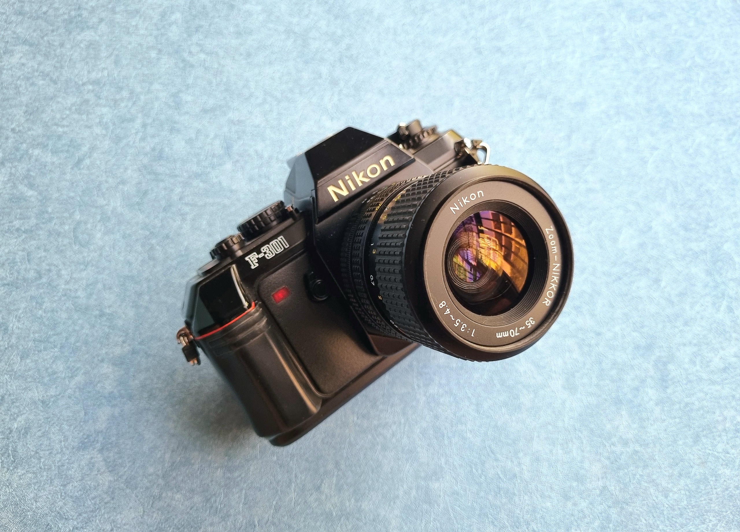 دوربین عکاسی آنالوگ Nikon F301