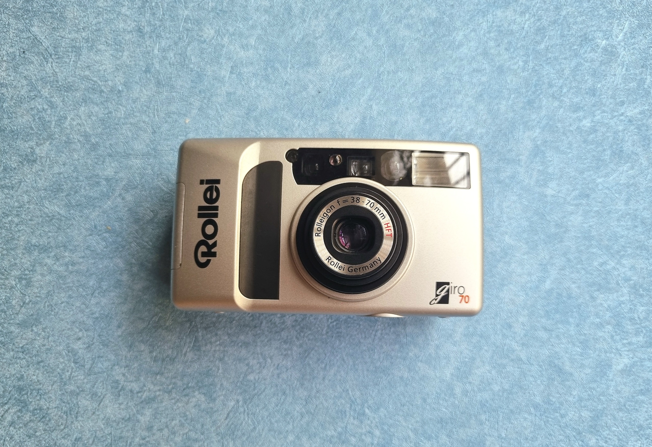 دوربین عکاسی آنالوگ Rollei giro70