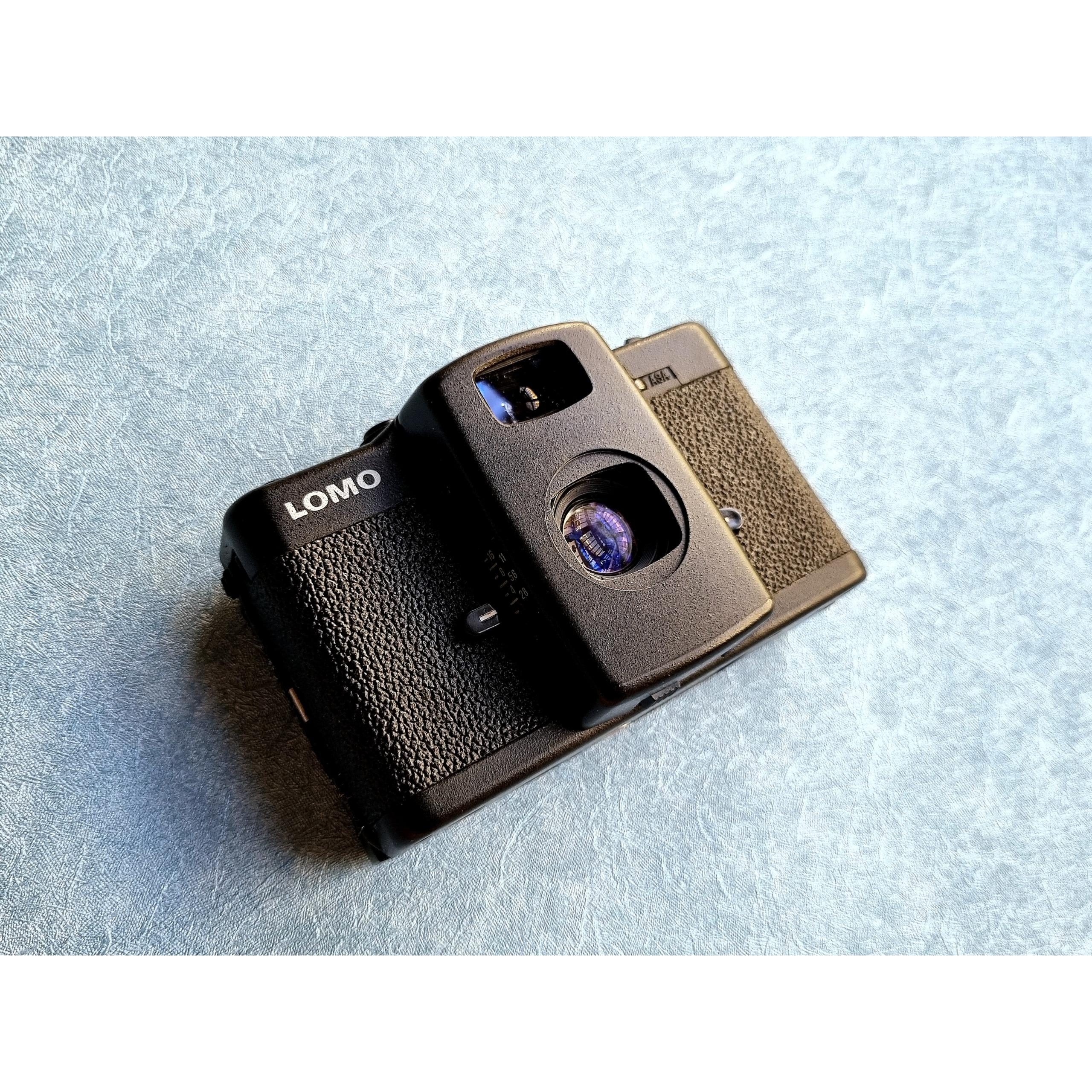 دوربین عکاسی انالوگ معروف LOMO LC-A