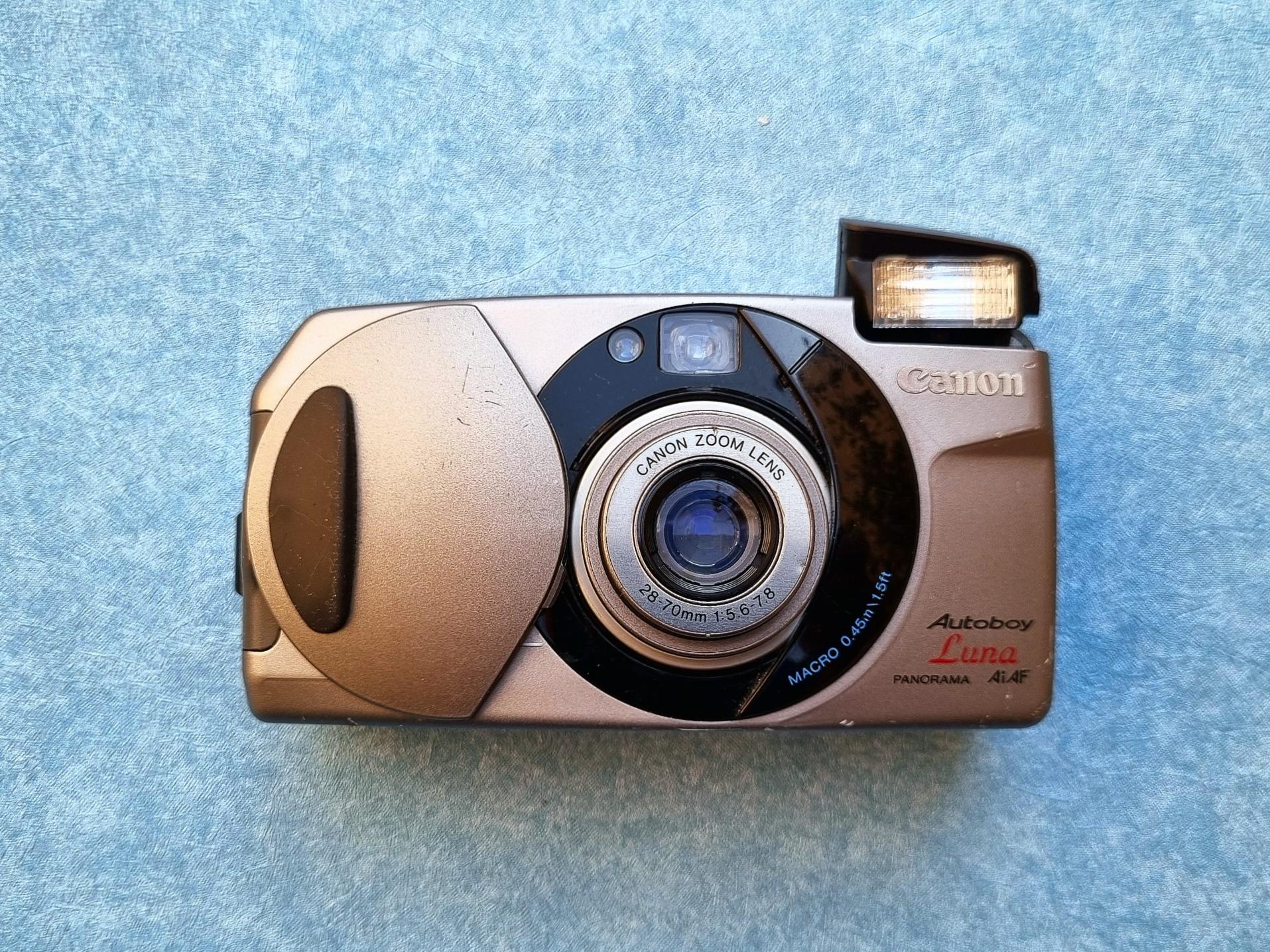 دوربین عکاسی آنالوگ Canon Autoboy Luna