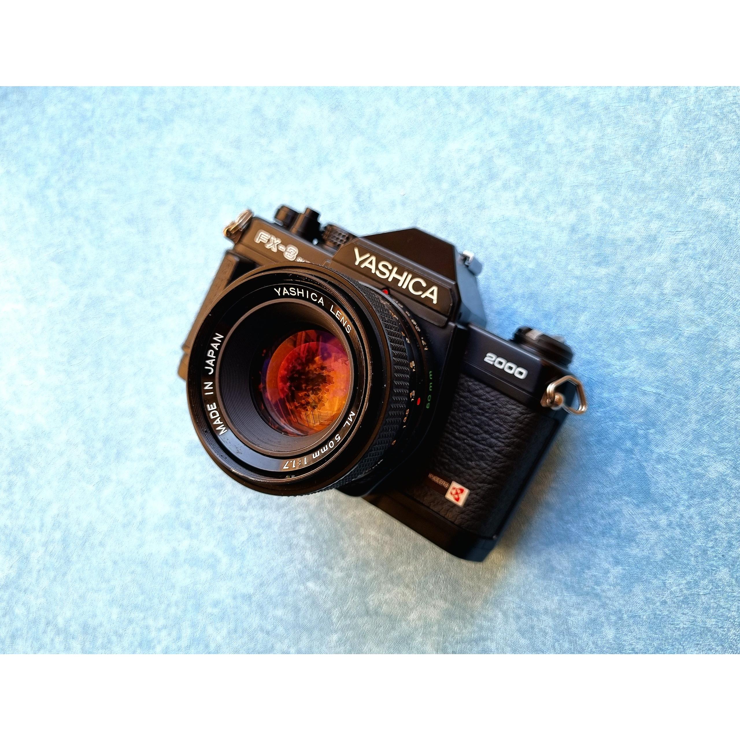 دوربین آنالوگ Yashica FX3 SUPER2000