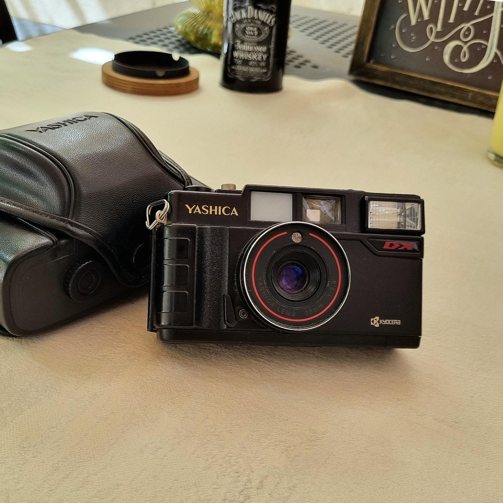دوربین عکاسی آنالوگ Yashica MF2