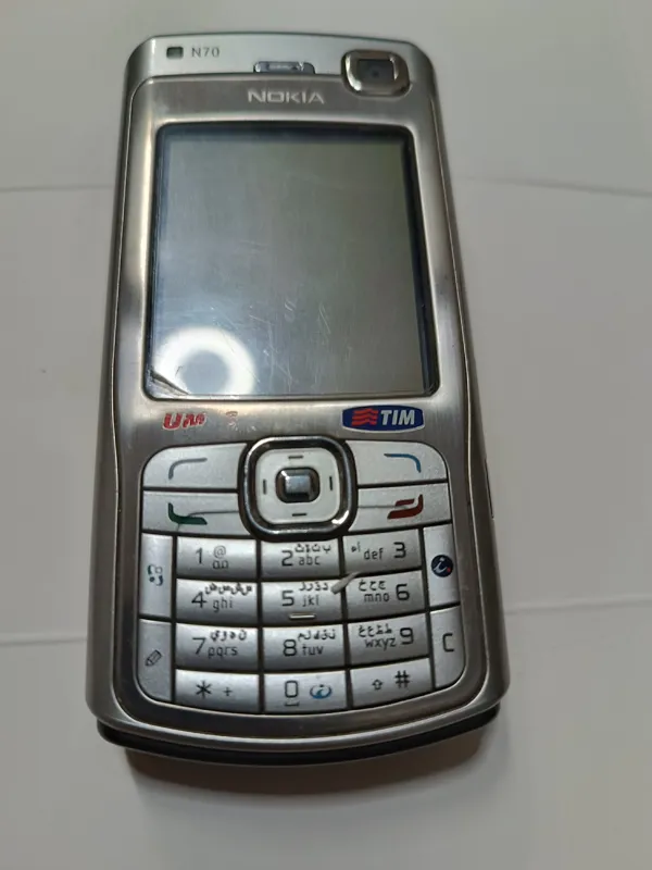 نوکیا nokia n70 در حد نو کامل فابریک با کارتن