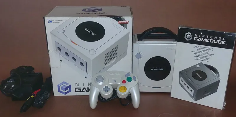 NINTENDO GAMECUBE PEARL WHITE COLOR