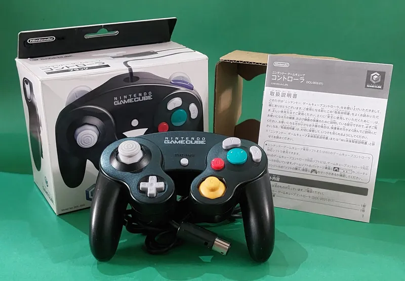 NINTENDO GAMECUBE CONTROLLER BLACK JAPON