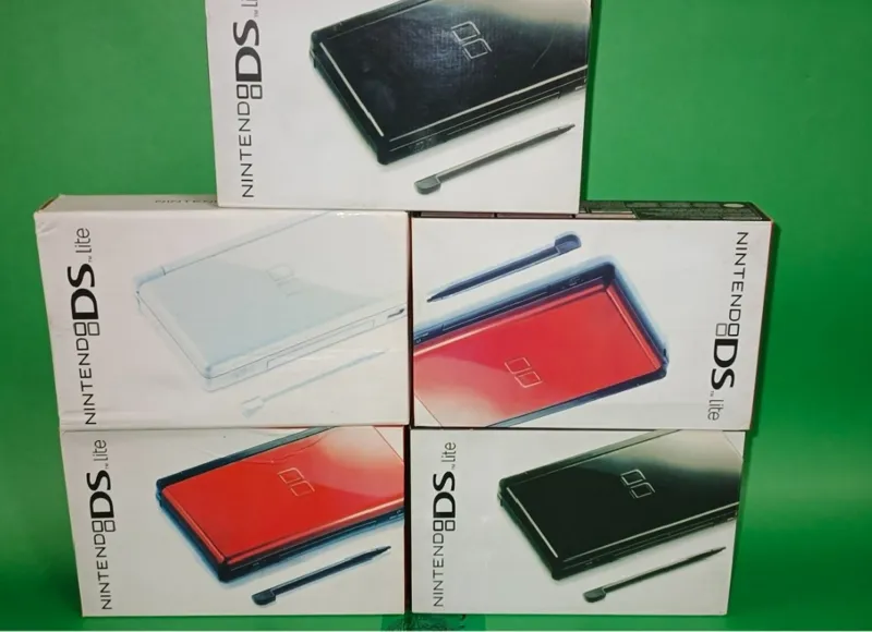 NINTENDO DS LIGHT CONSOLE BLACK COLOR