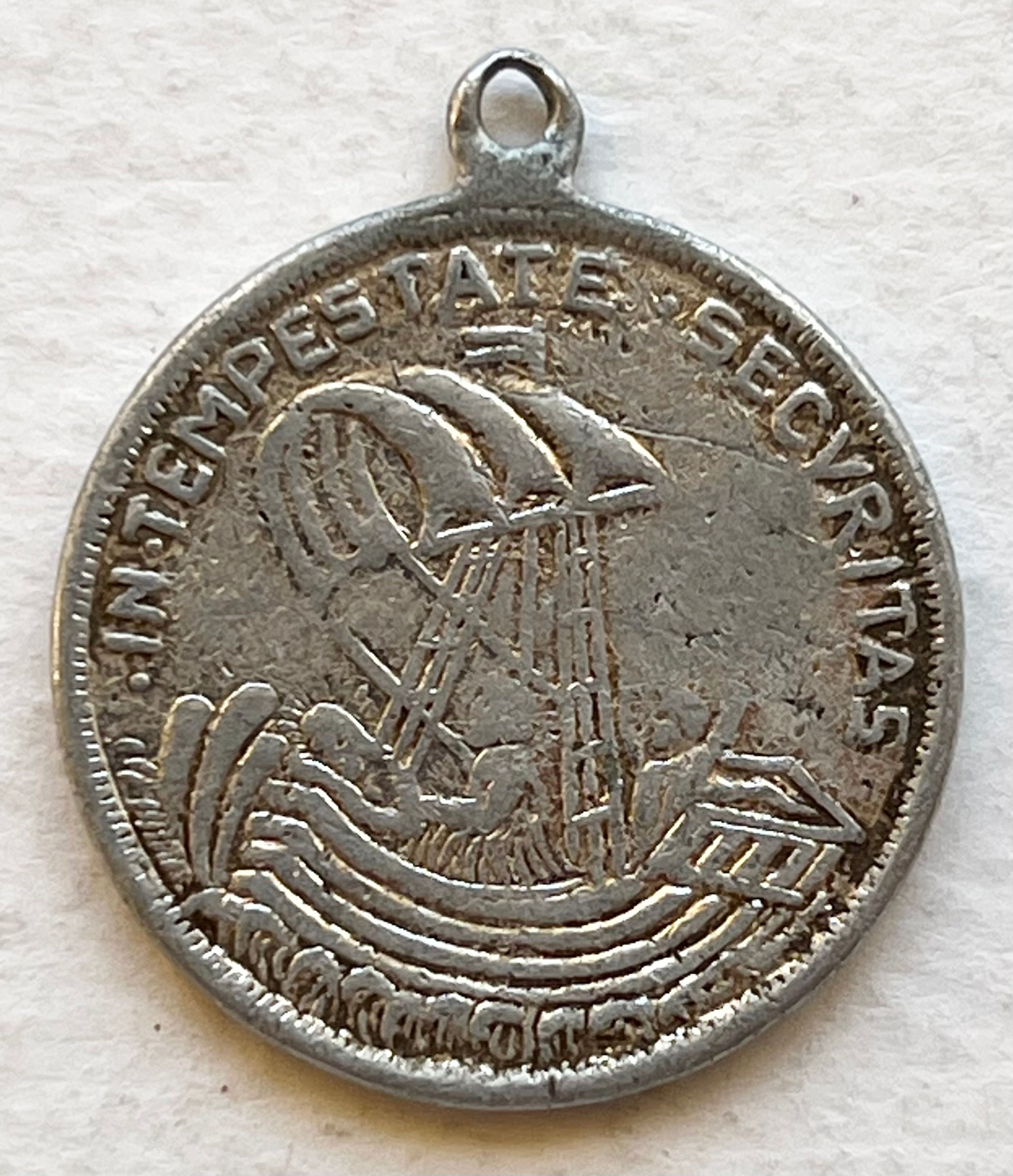 مدال آویز مسی کشتی بادبانی و شوالیه مجارستان (طرح)