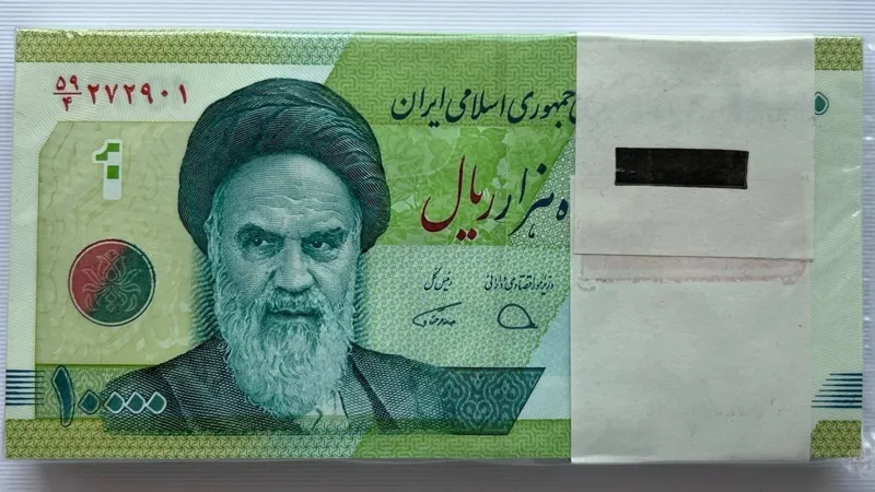 بسته کامل اسکناس 10000 ریال حافظ صعودی 31-29-27