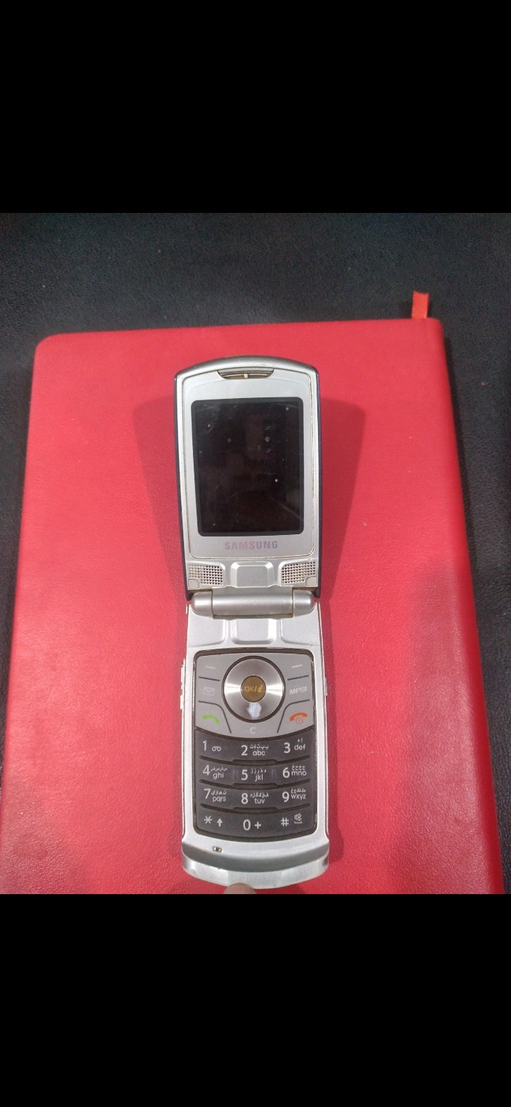 گوشی سامسونگ e490