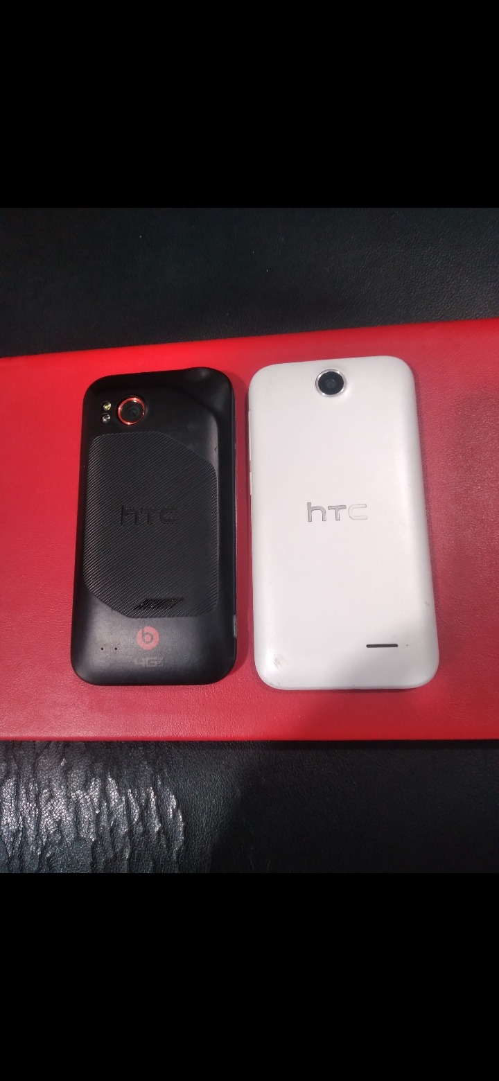 دو عدد گوشی htc