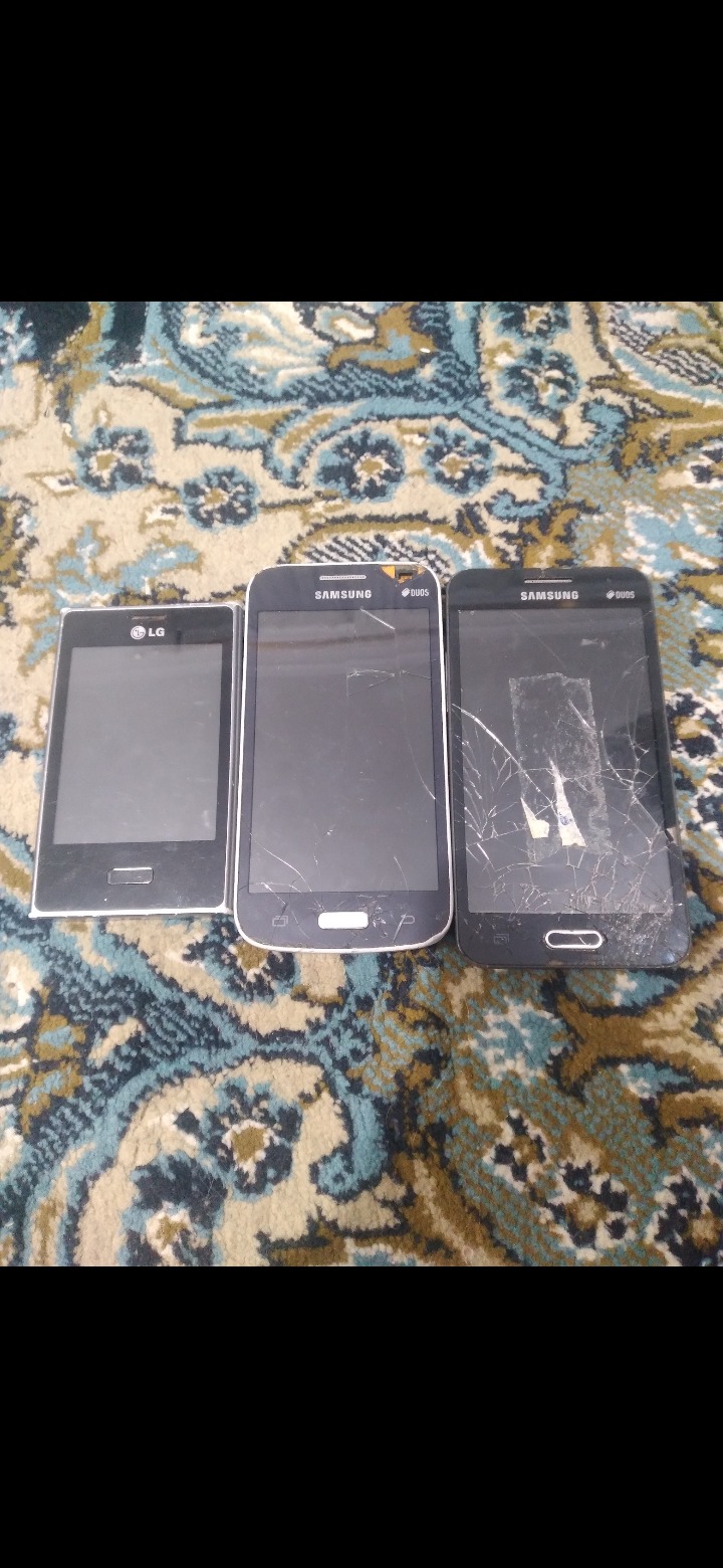 سه عدد گوشی سامسونگ و ال جی