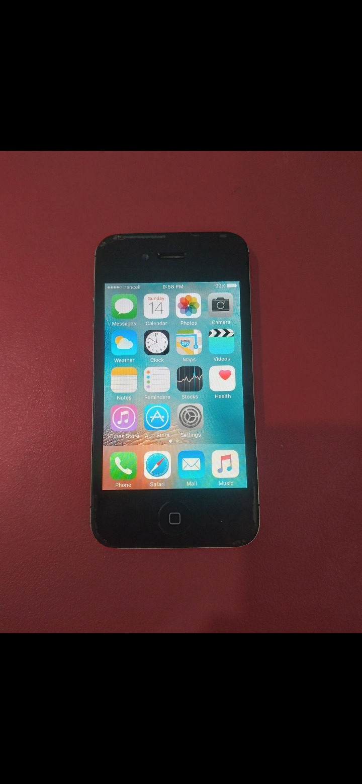 آیفون 4s 32 gig