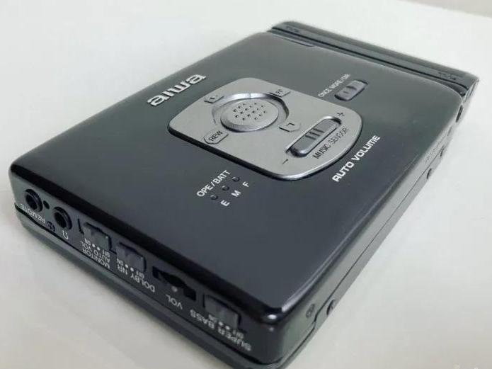 واکمن دولبه بدنه فلزی مدل AIWA PX730 اصل ژاپن