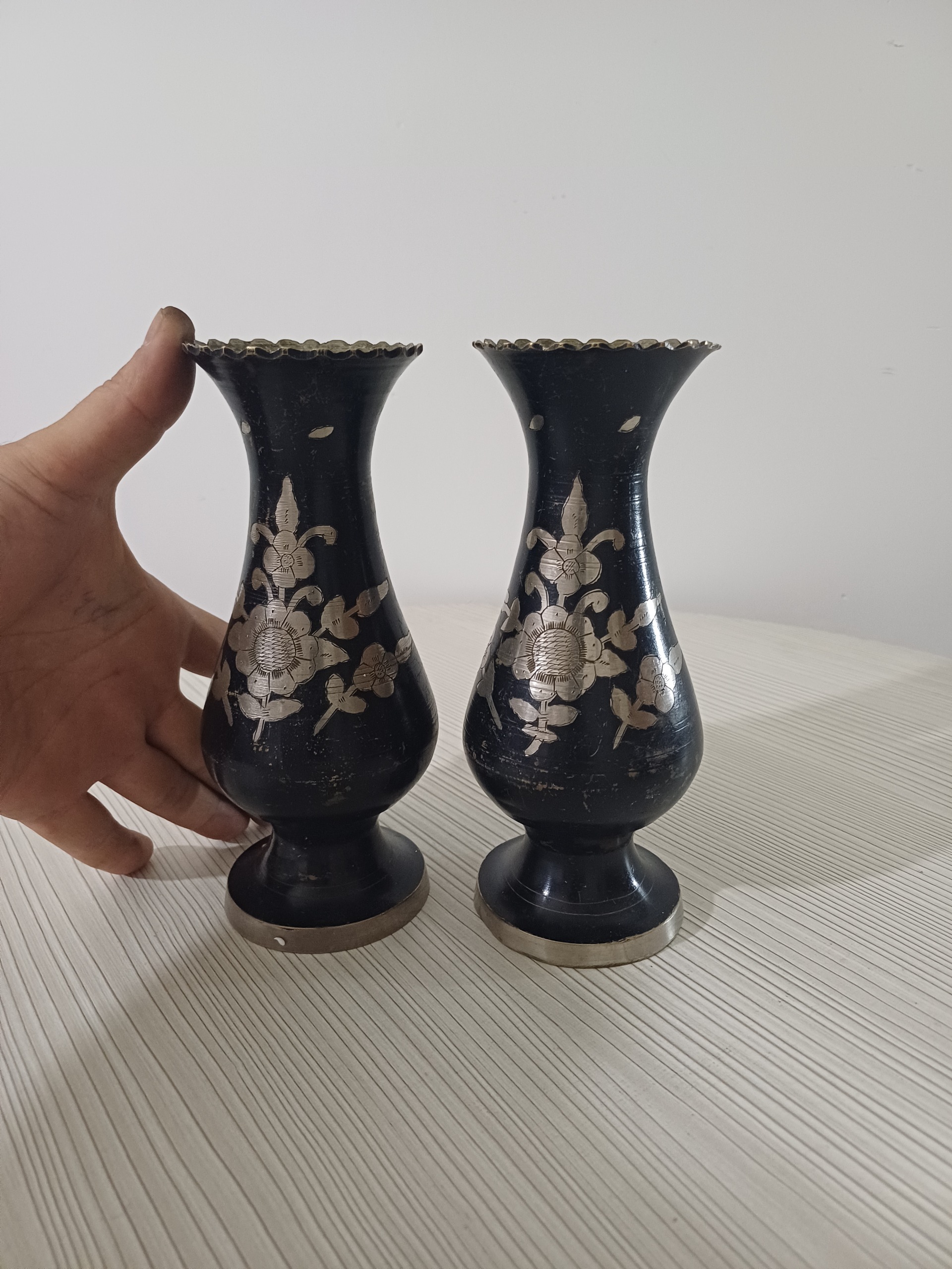 یک جفت گلدان برنجی 18سانتی کهنه