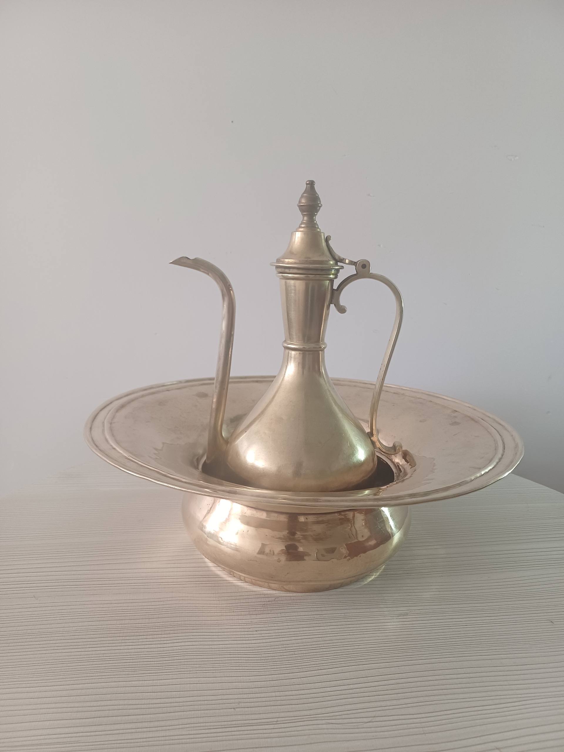 آفتابه لگن روسی برنجی مهردار2کیلو