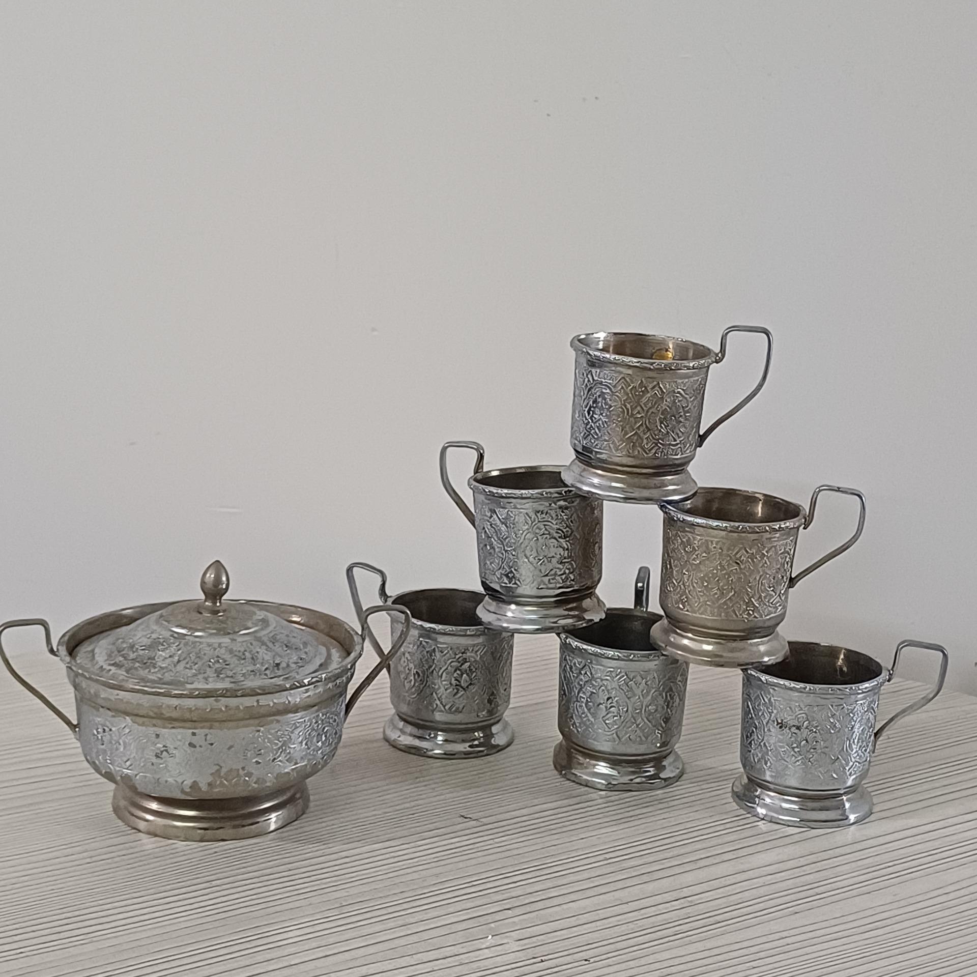 6عدد انگاره وقندان برنجی کهنه قلم سوزنی