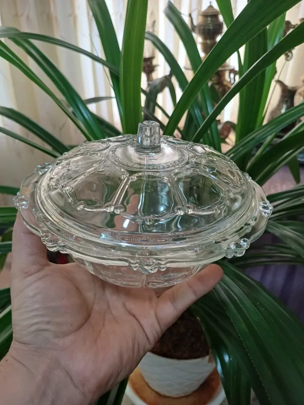شکلات خوری شیشه ای