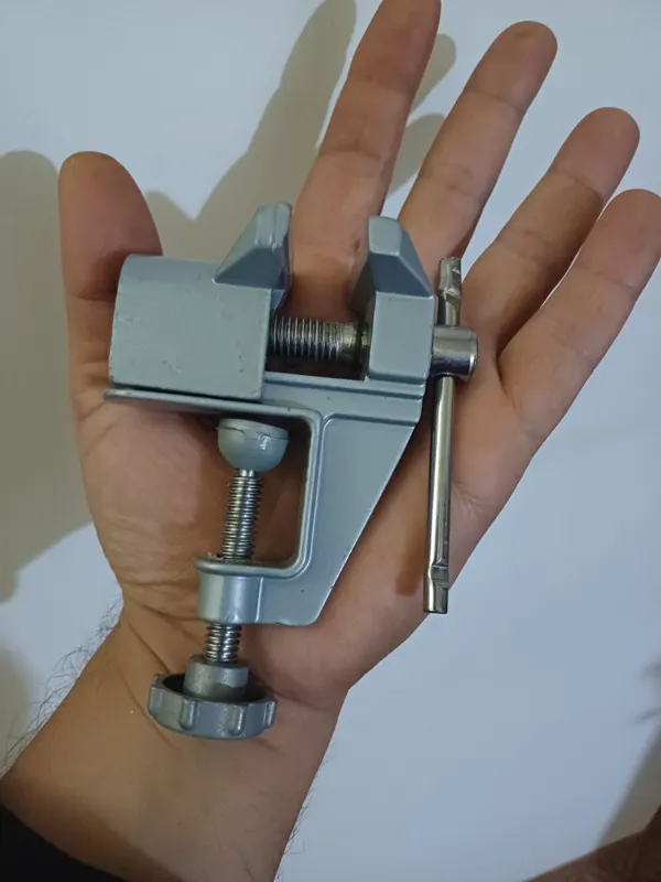 گیره رومیزی نقلی آکبند فلزی