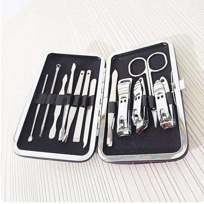 مانیکور آکبند با جعبه ی چرمی زیبا