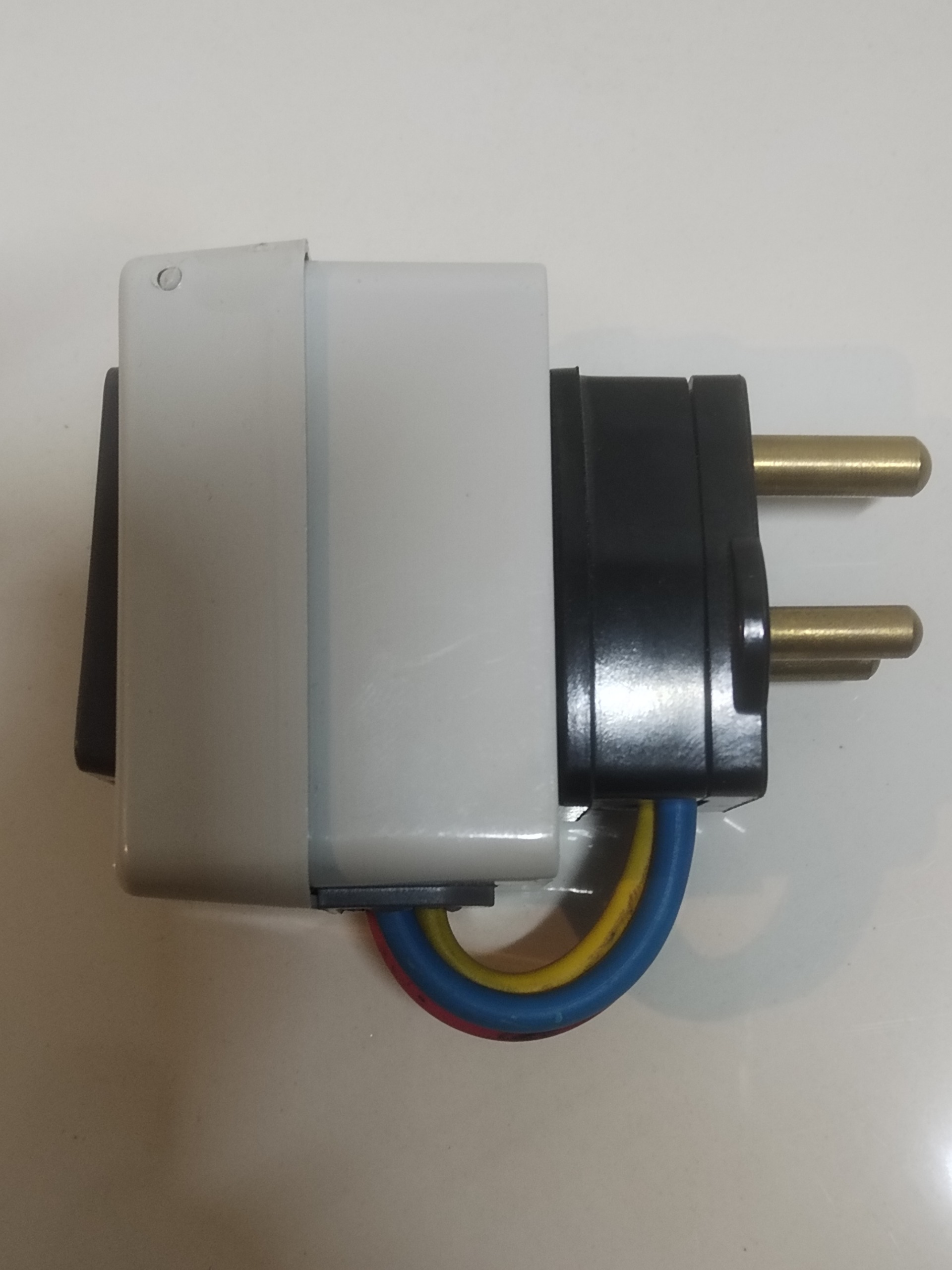 مبدل پریز MK به پریز(16A)