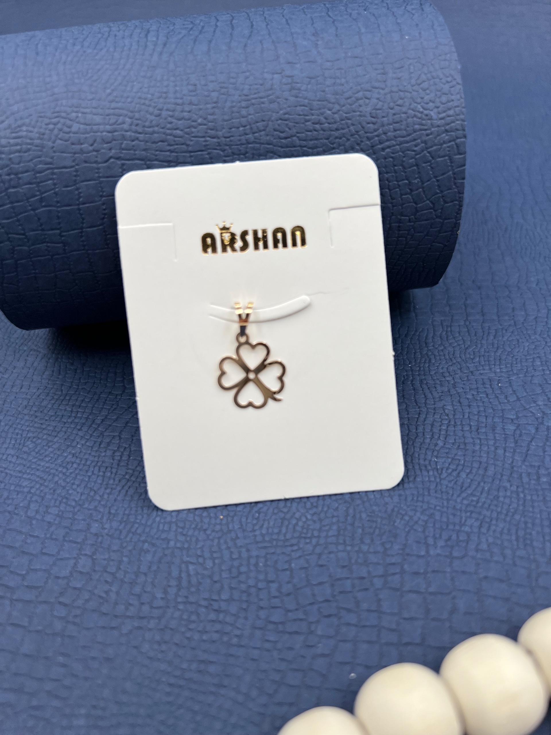 مدال تک طلا مینیمال طرح گل شبدر