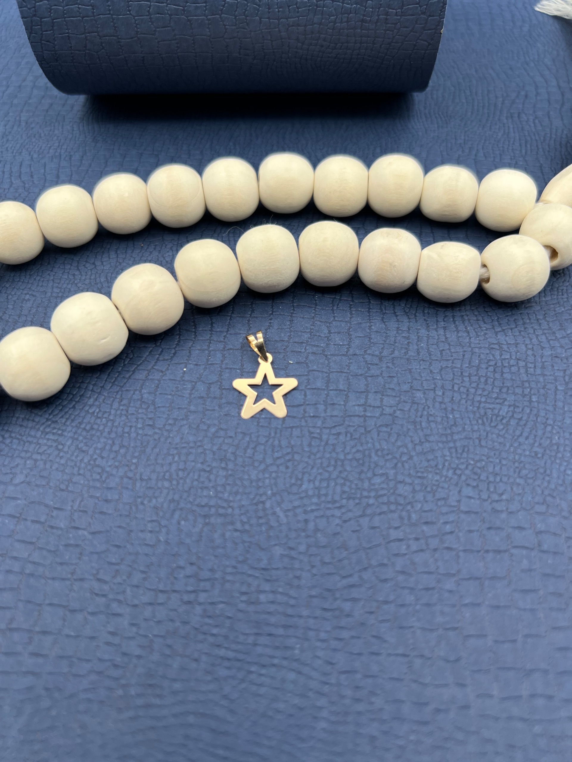 مدال تک طلا مینیمال طرح ستاره برند آرشان