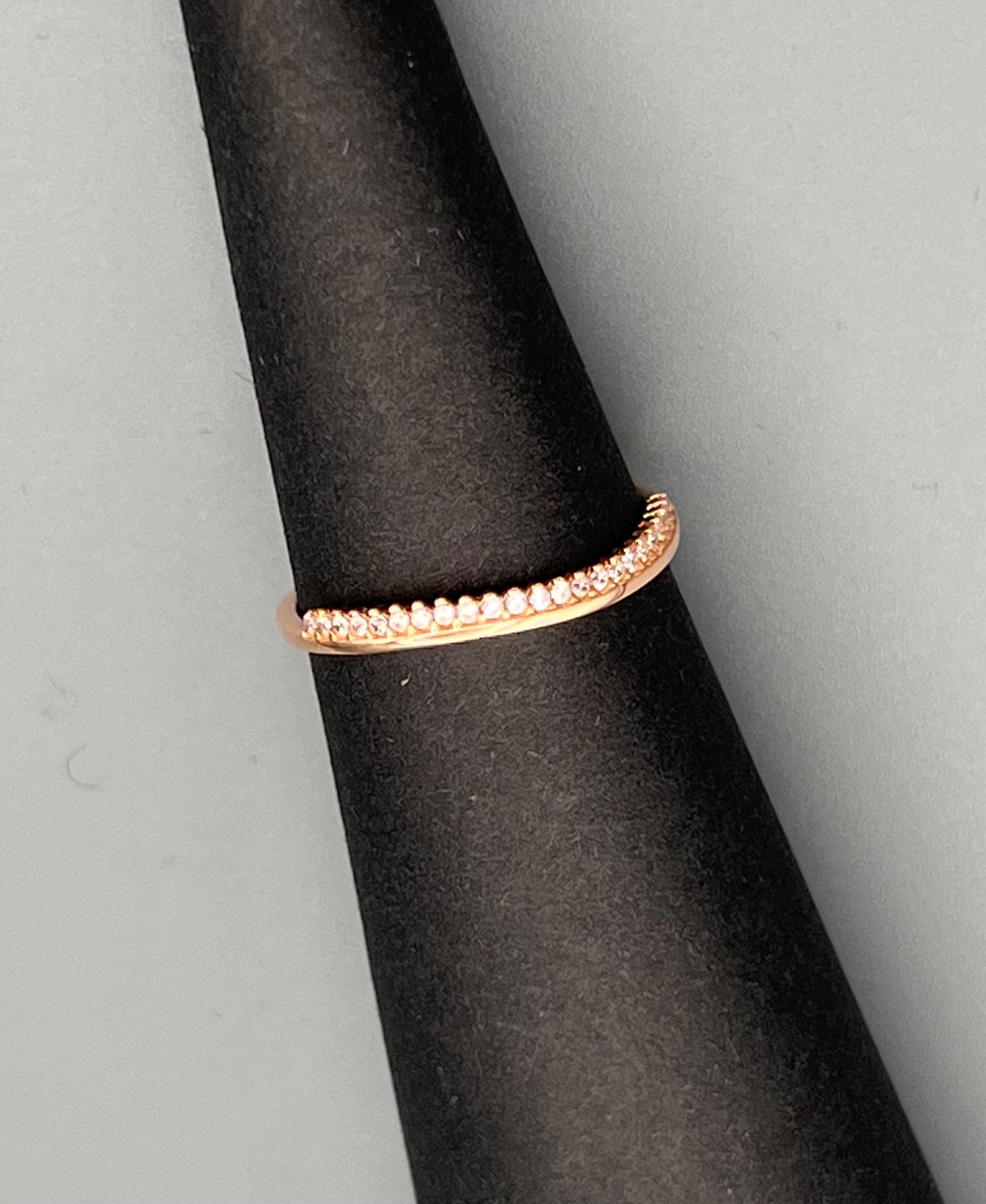 انگشتر طلا مینیمال طرح دایره