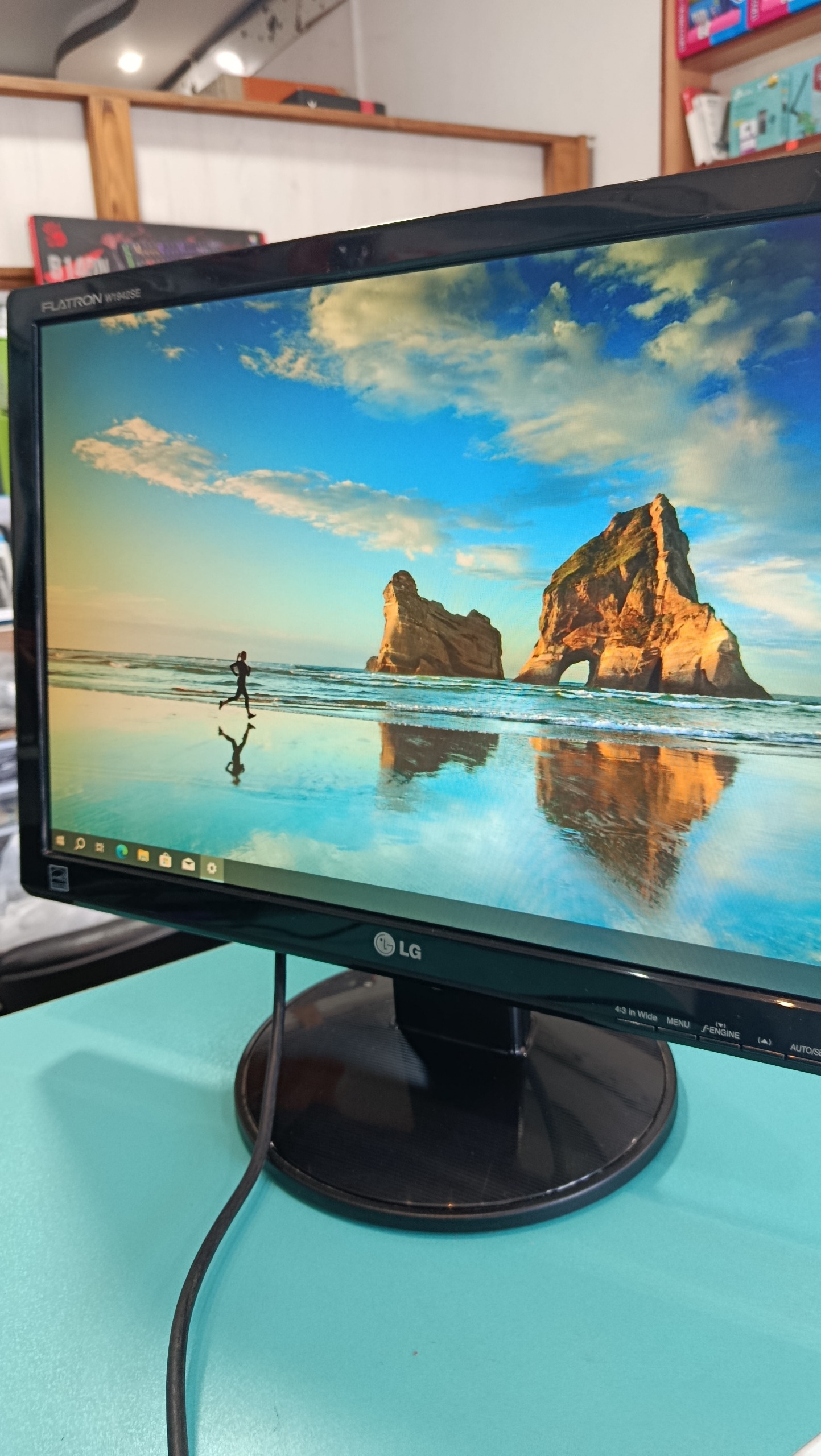 مانیتور 19 اینچ LG