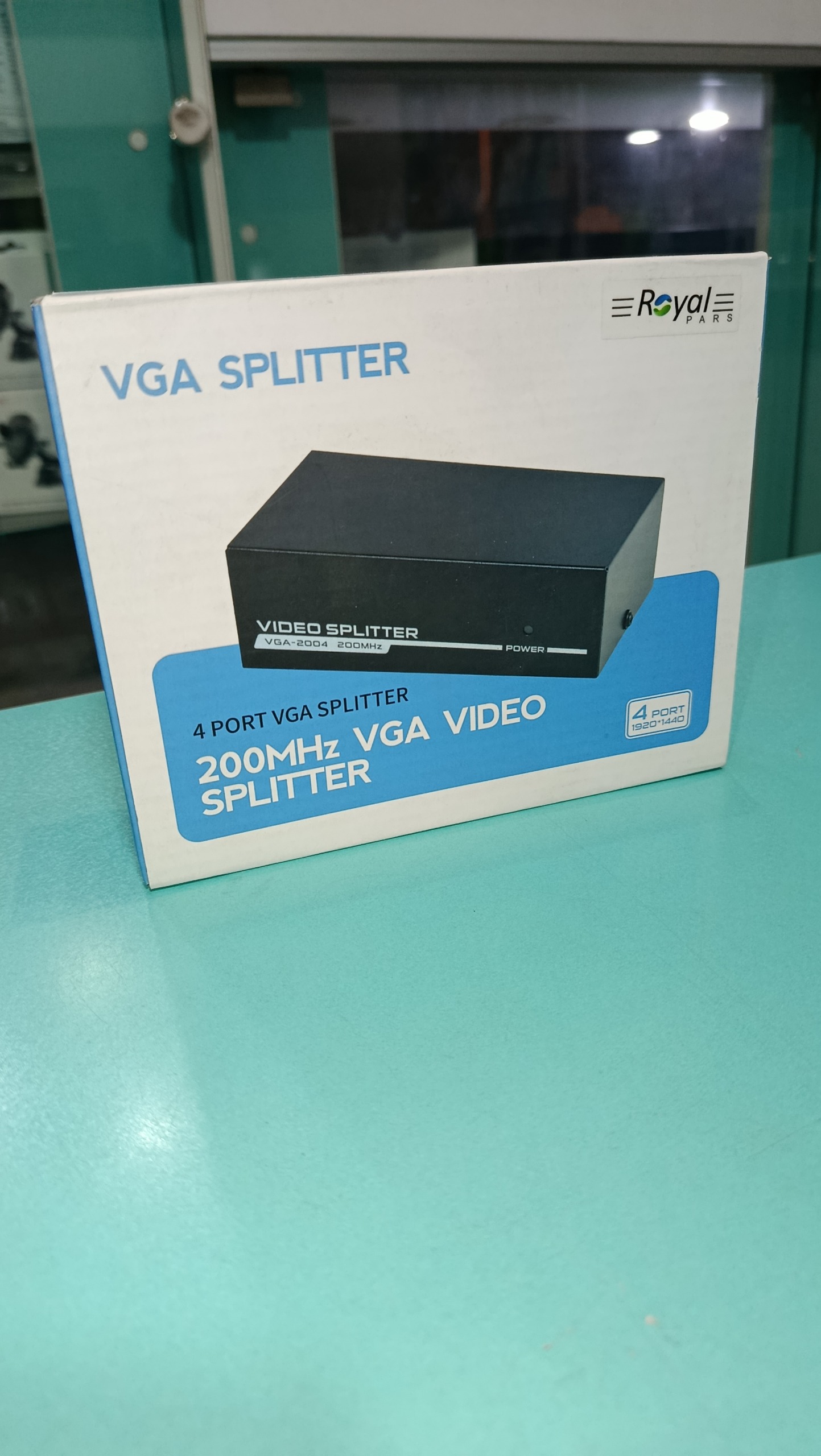 اسپلیتر چهار پورت VGA رویال (Royal) مدل VGA-2004